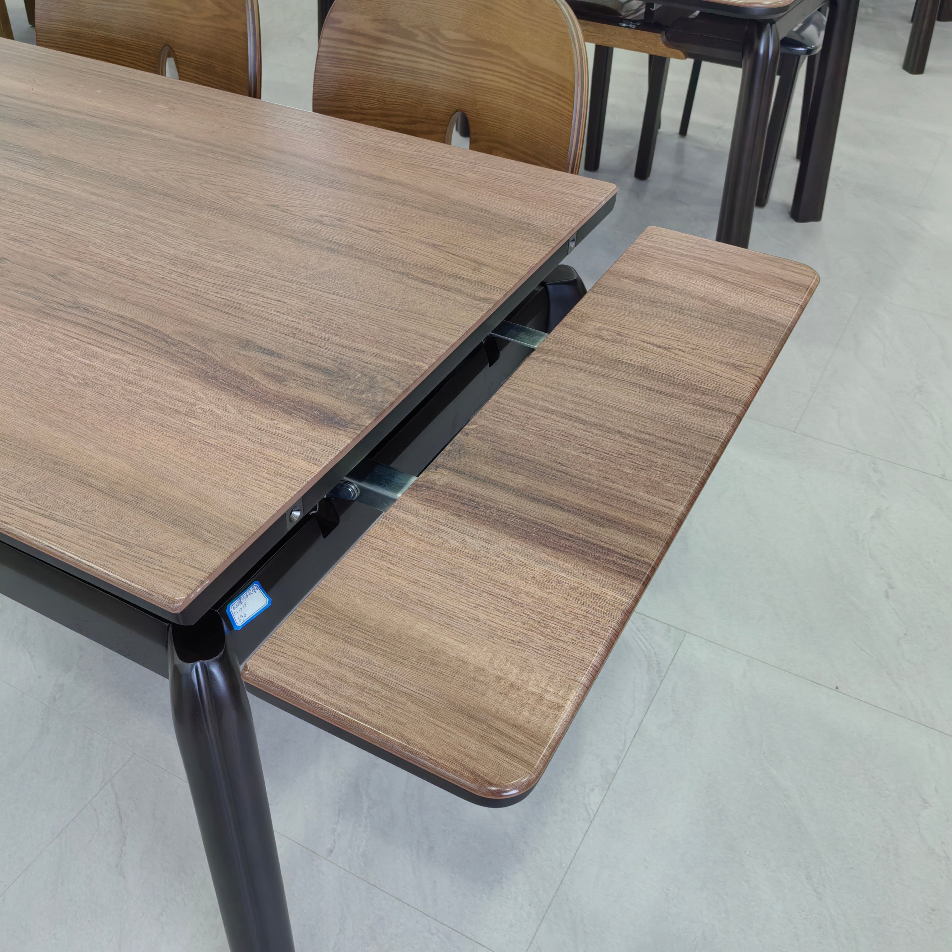 Обеденный стол из искусственного камня и массива дерева LKD005DTXYD | LEUKHOME