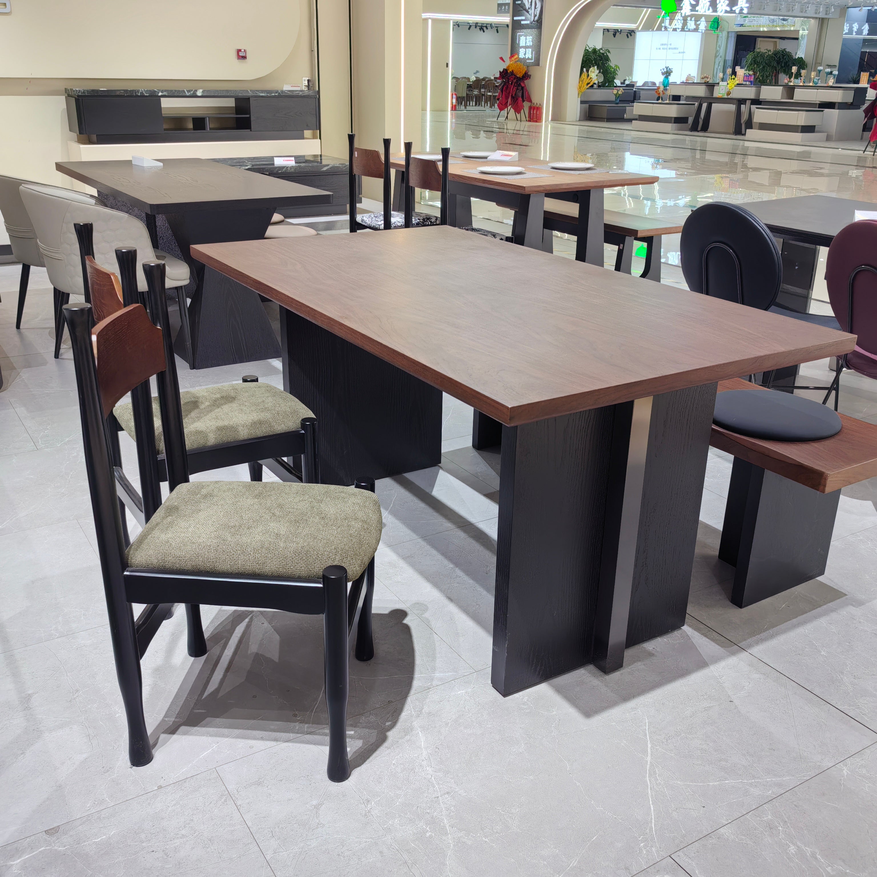 Dining Table Stainless Steel Wood Veneer‌ LKD038DTAYG | LEUKHOME