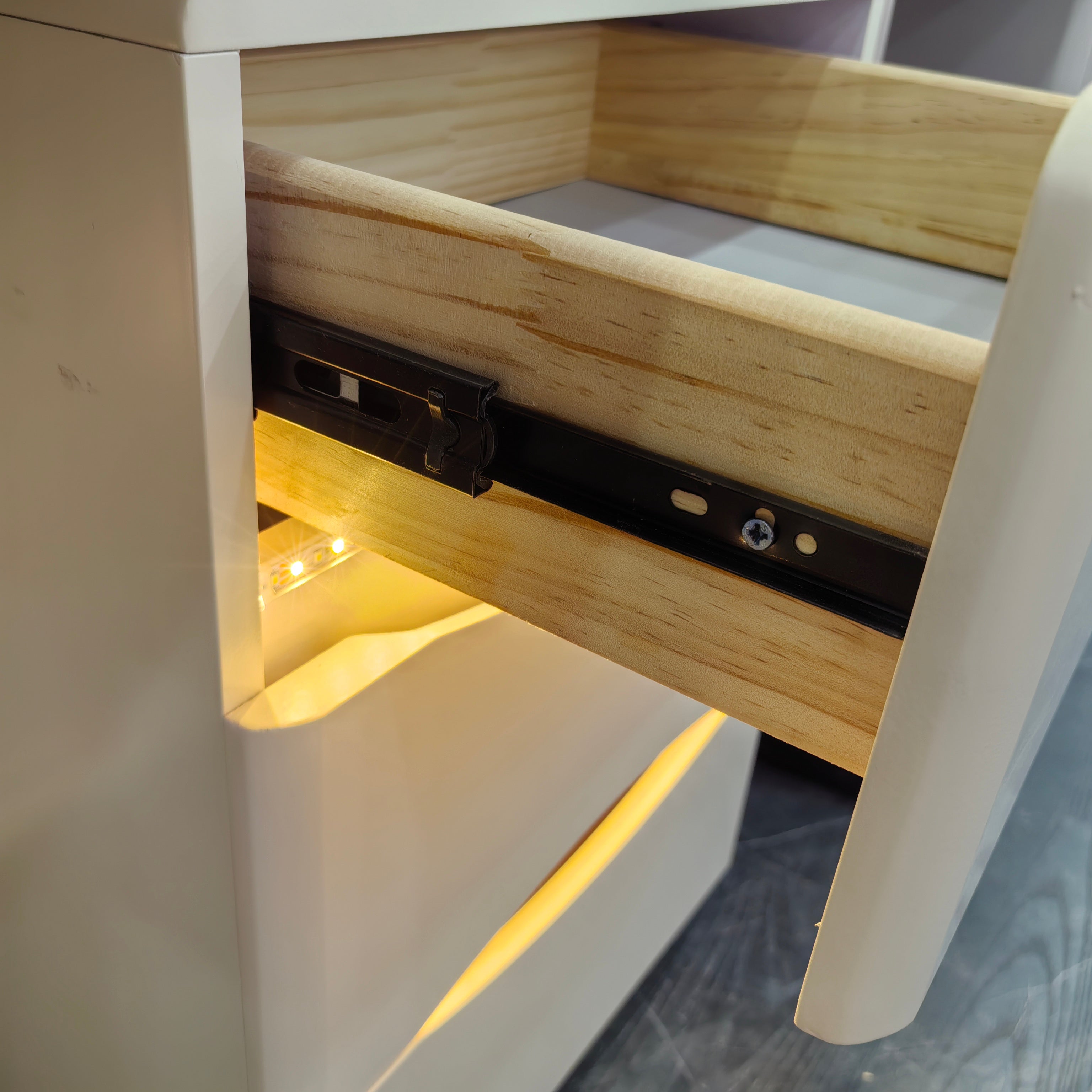 Dresser Baking Paint LKB006DSSQM | LEUKHOME