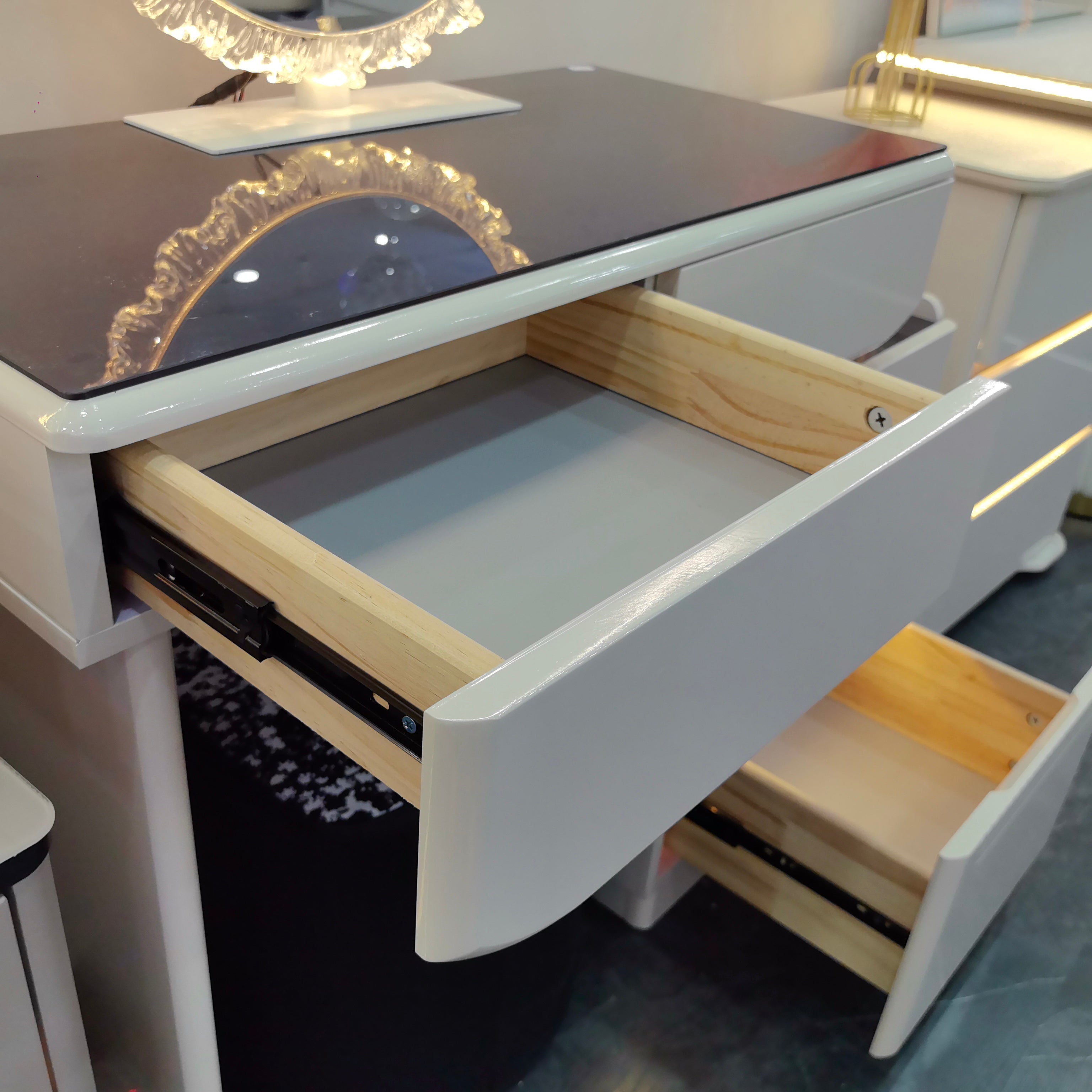 Dresser Baking Paint LKB008DSSQM | LEUKHOME