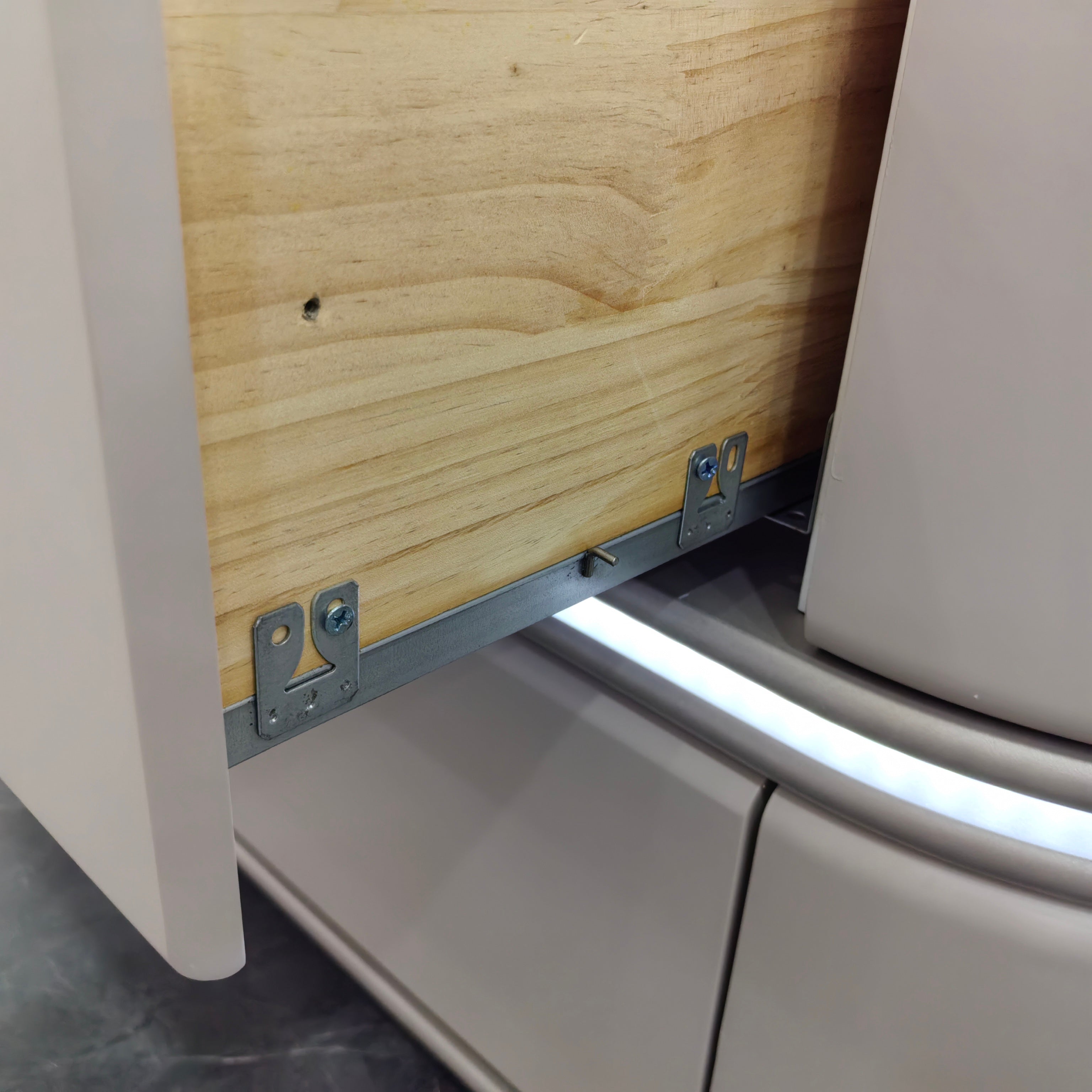 Dresser Baking Paint LKB011DSSQM | LEUKHOME