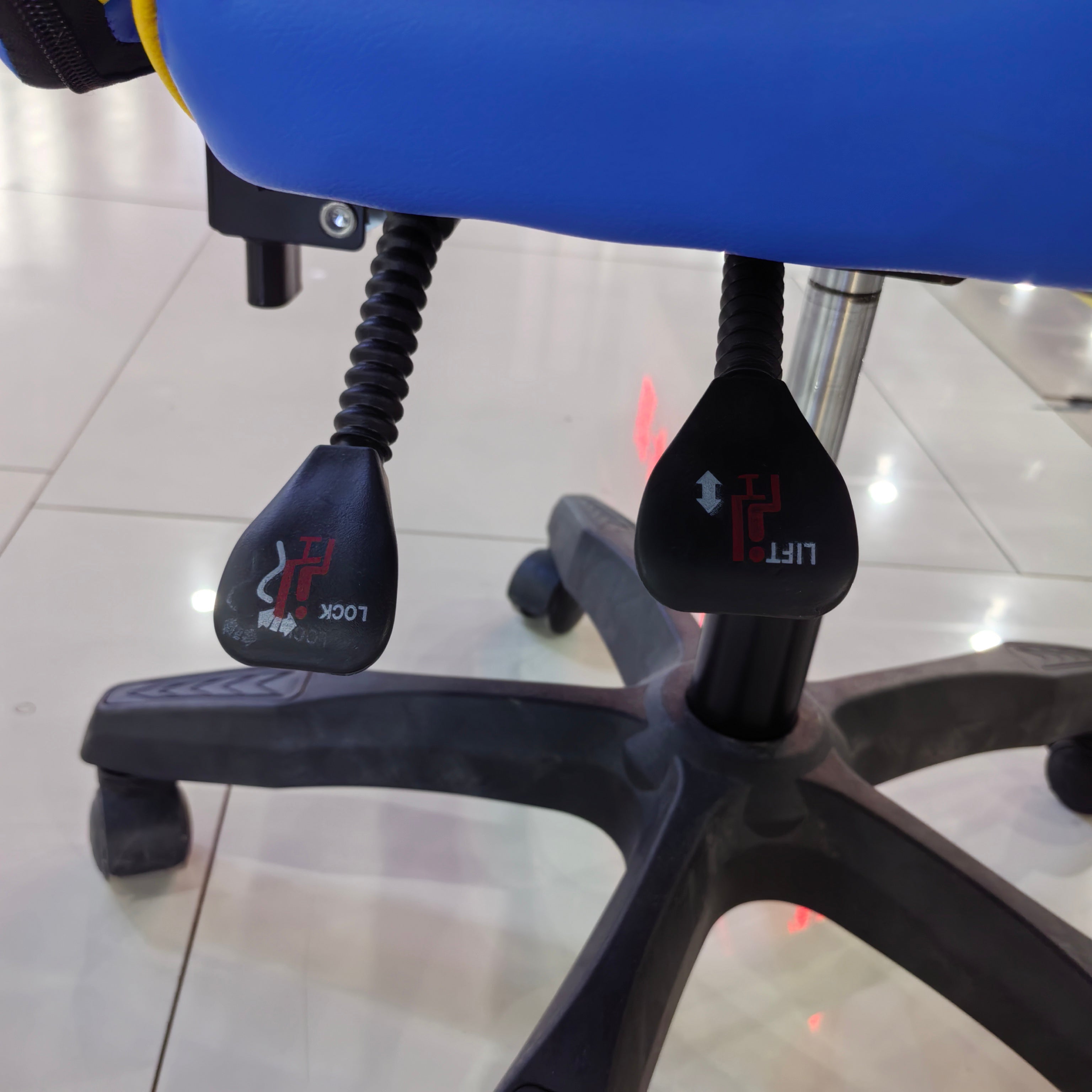 Gaming Chair Blue Adjustable Height (1 Chair) LKG003GCYN | LEUKHOME