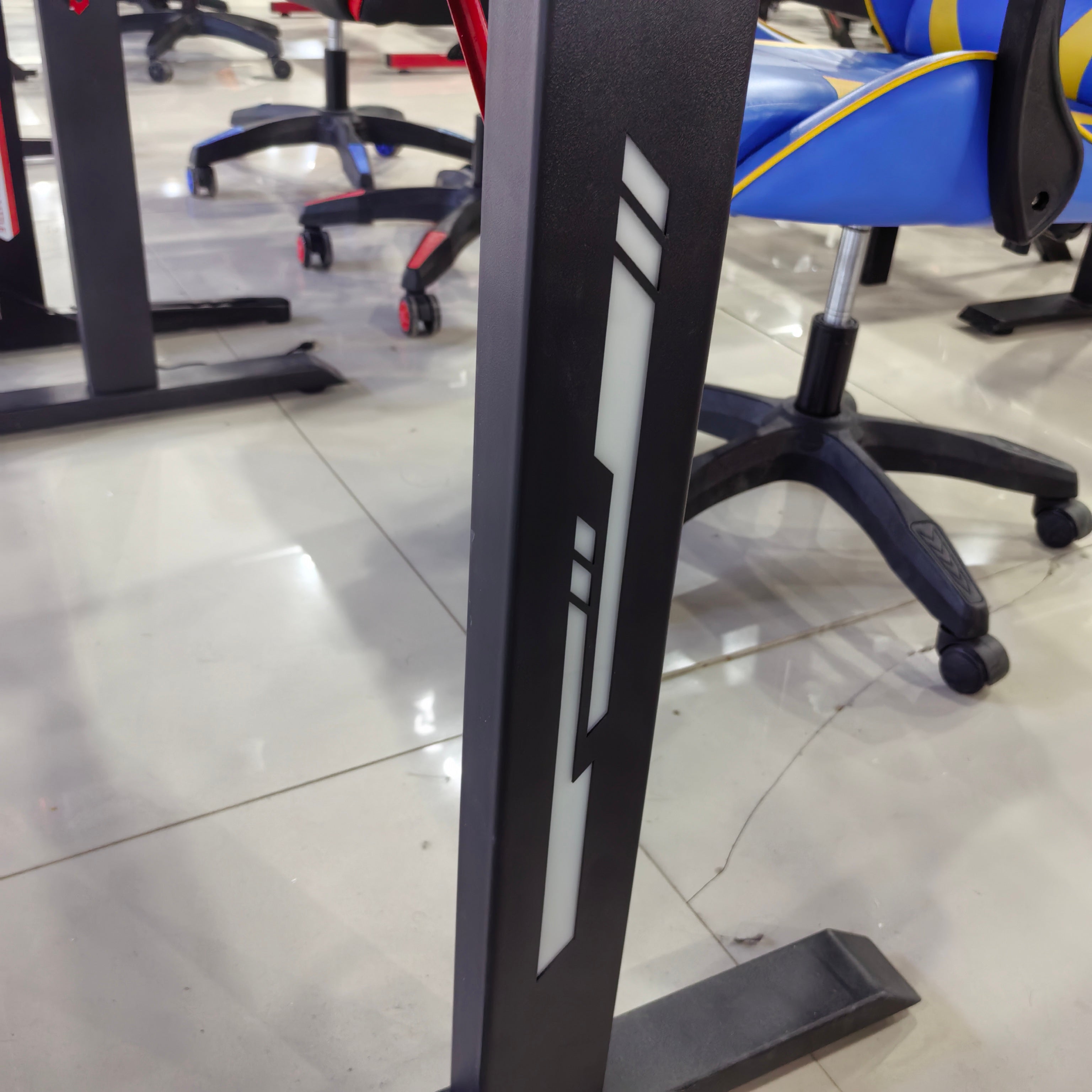 Gaming Table RGB Flash Light LKG026GTYN | LEUKHOME