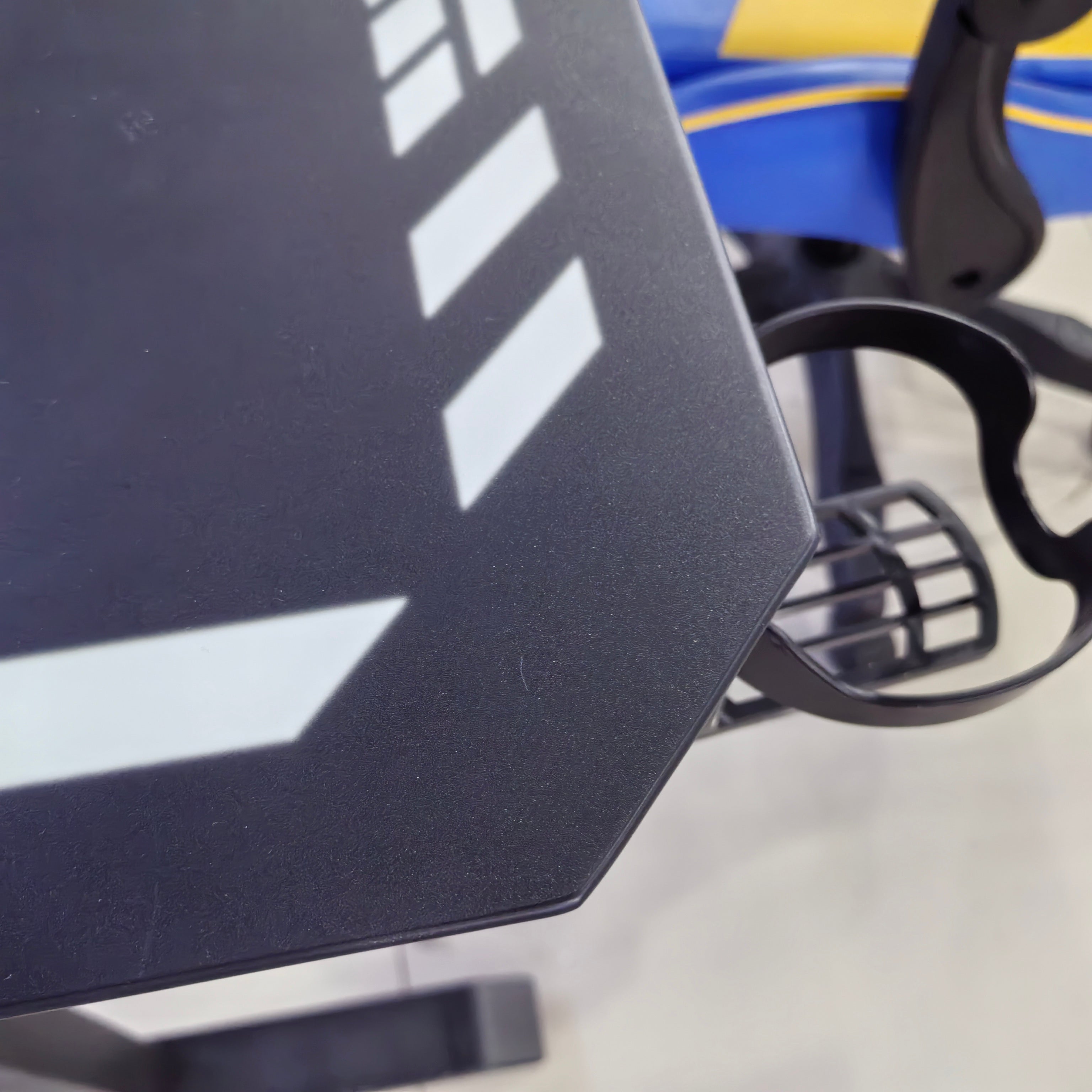 Gaming Table RGB Flash Light LKG026GTYN | LEUKHOME