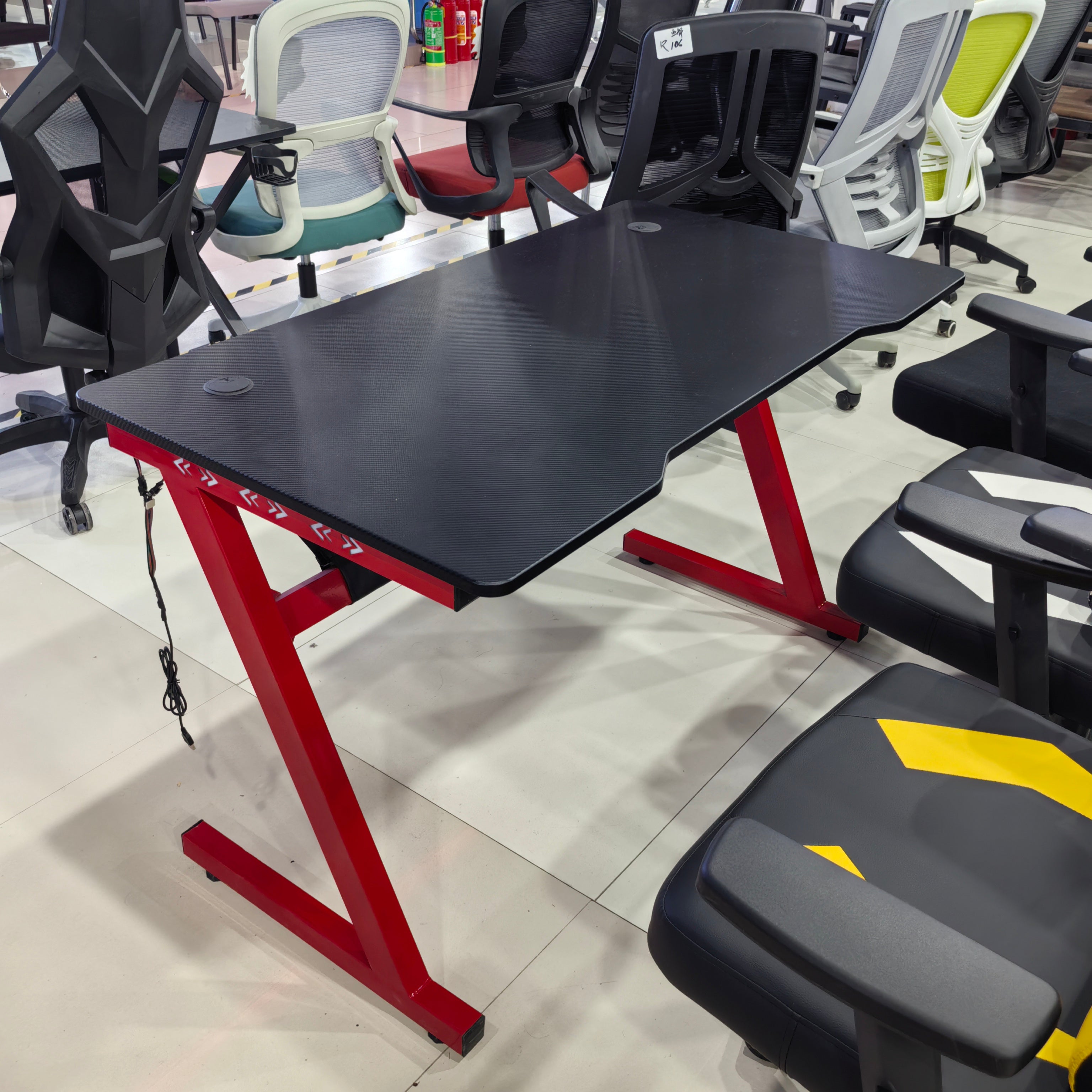 Gaming Table RGB Flash Light LKG022GTYN | LEUKHOME