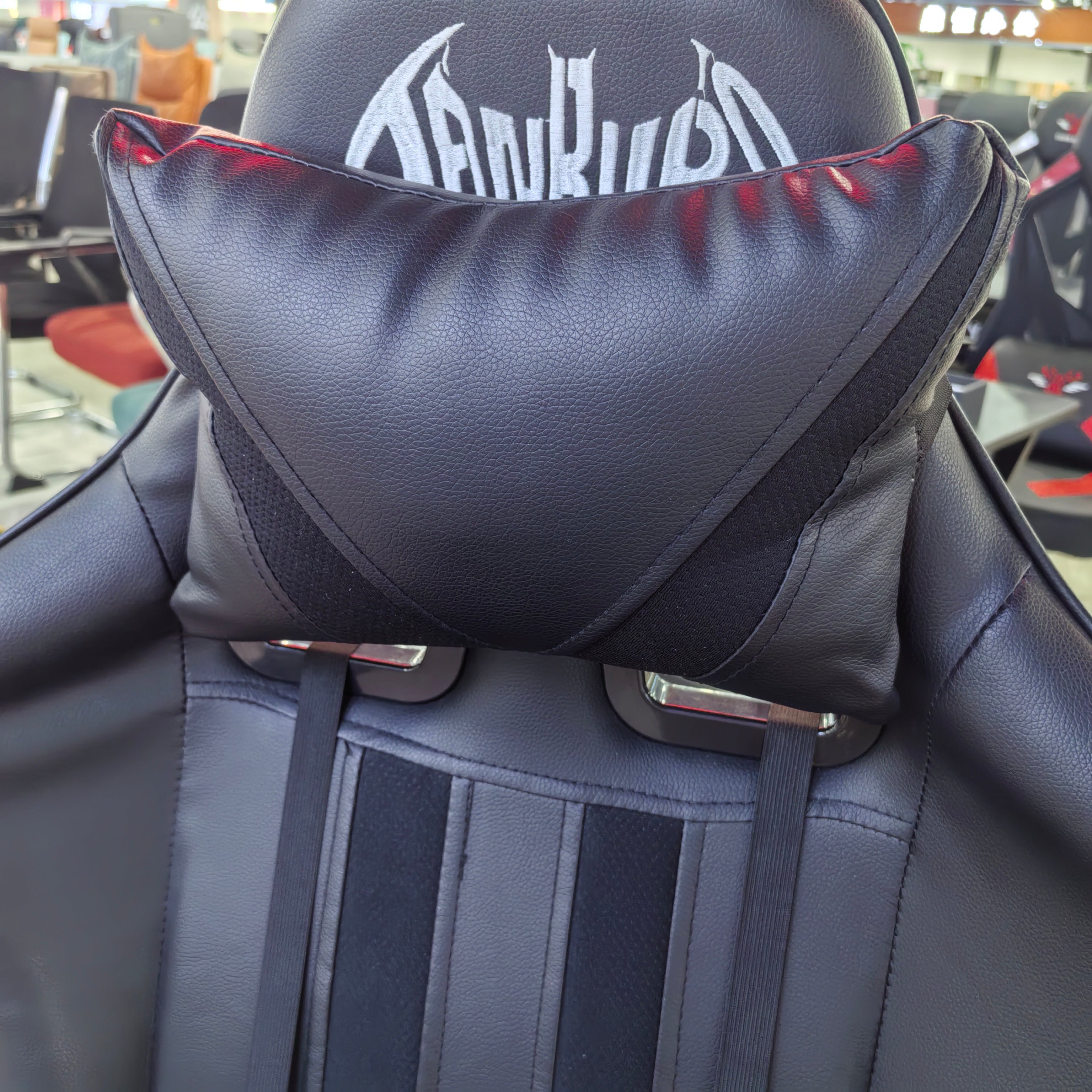 Gaming Chair Black Adjustable Height (1 Chair) LKG004GCYN | LEUKHOME