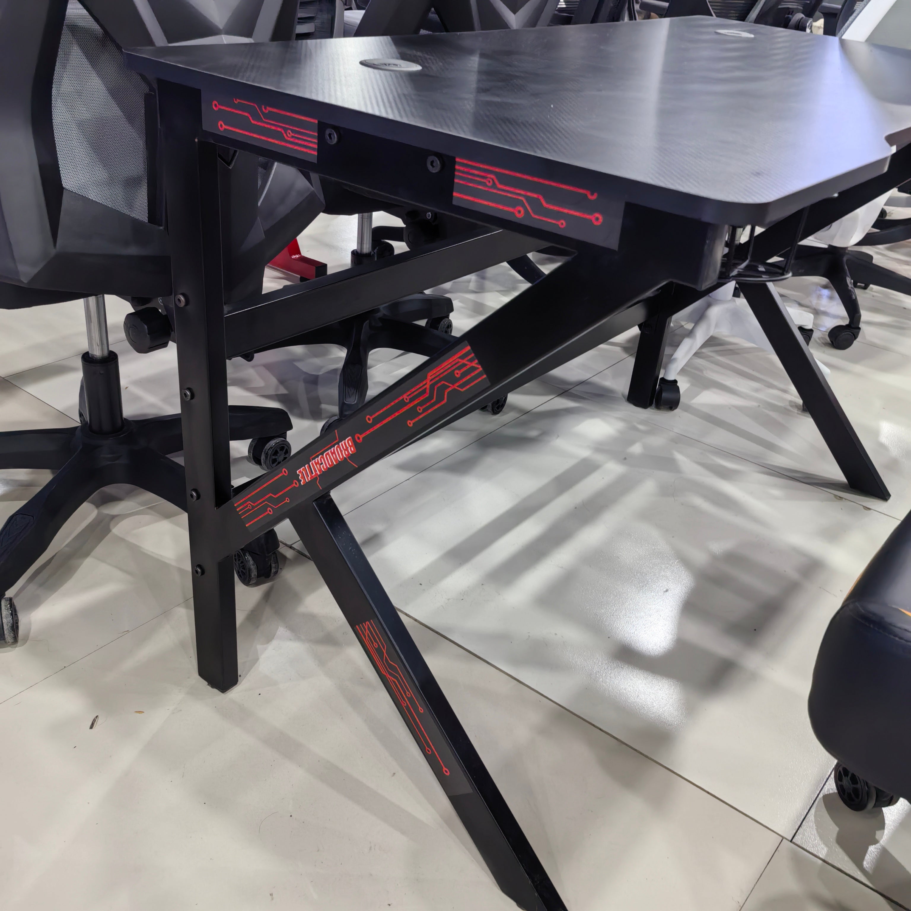 Gaming Table Carbon Fber Texture Surface LKG025GTYN | LEUKHOME