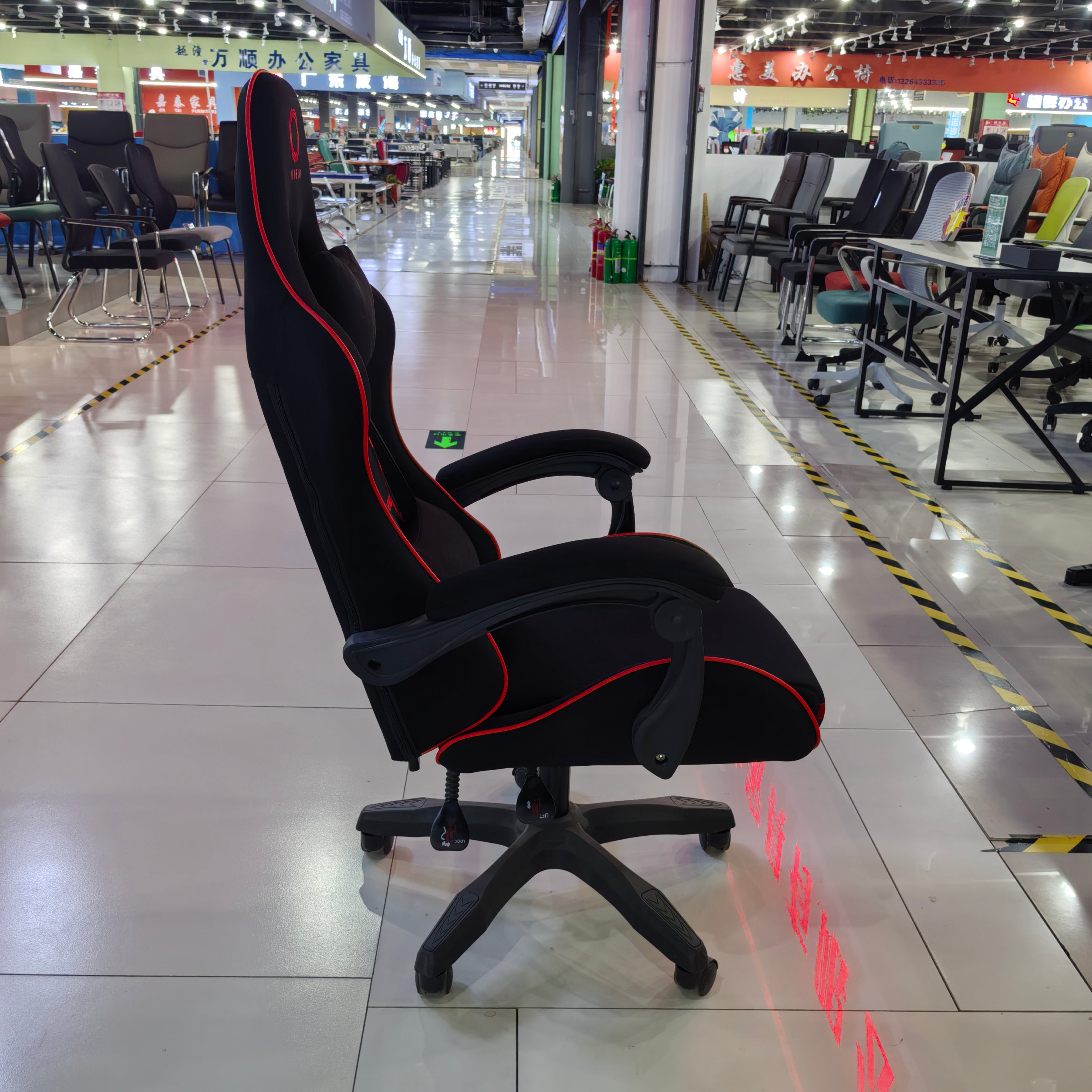Gaming Chair Red Adjustable Height (1 Chair) LKG007GCYN | LEUKHOME