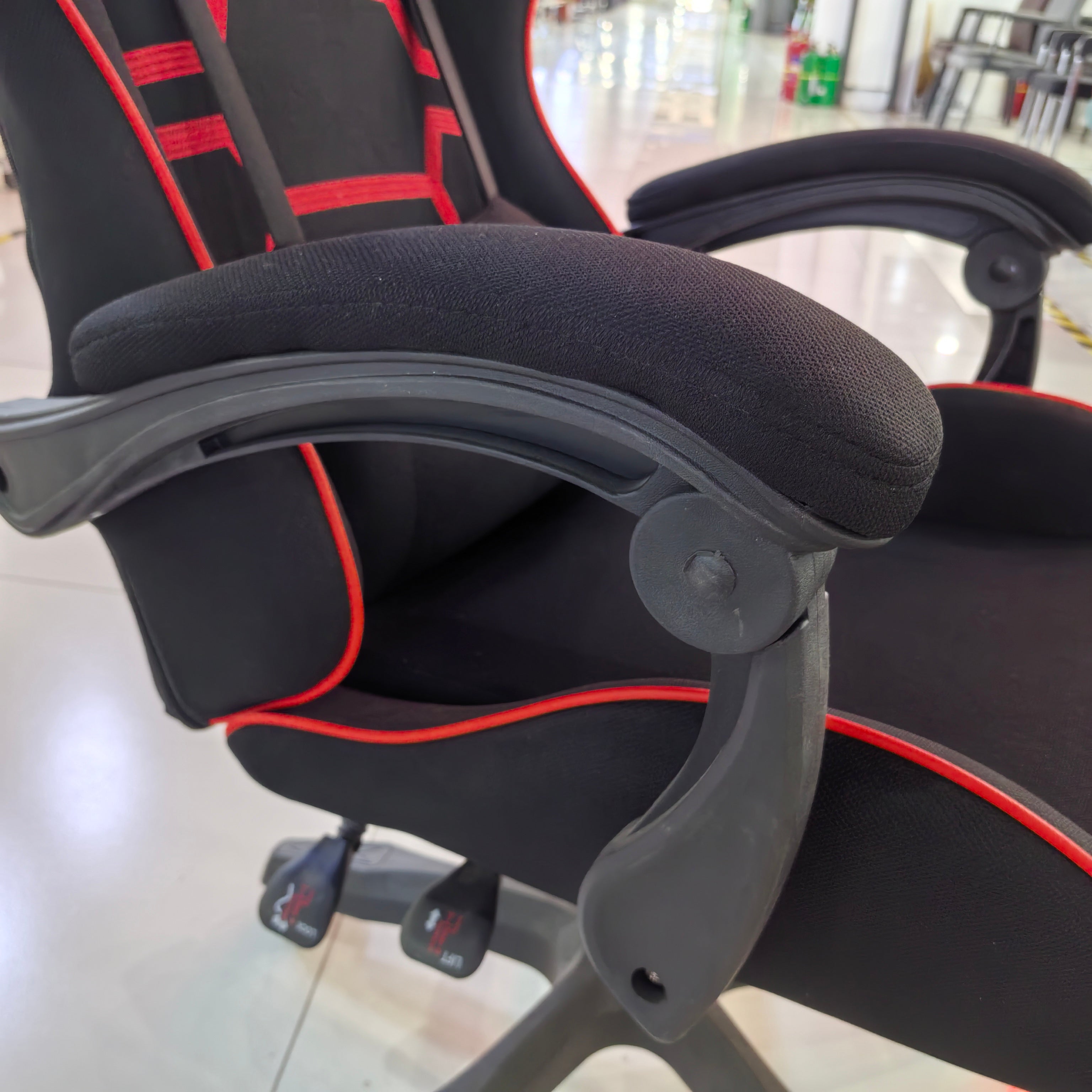 Gaming Chair Red Adjustable Height (1 Chair) LKG007GCYN | LEUKHOME
