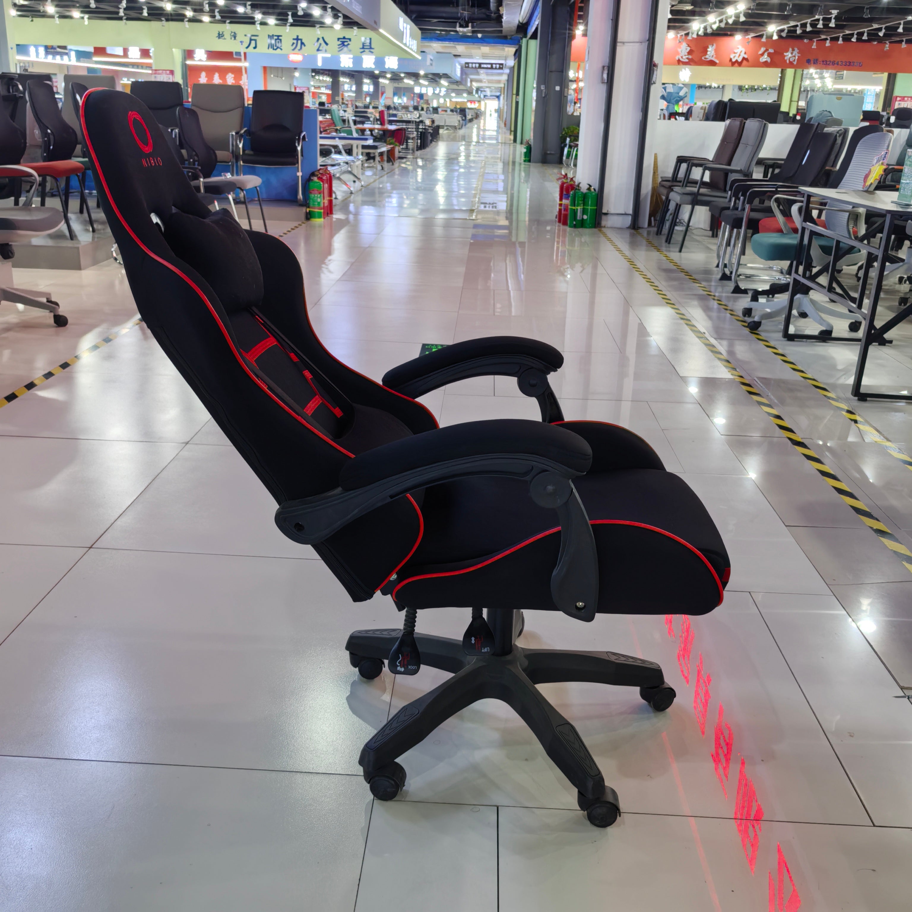 Gaming Chair Red Adjustable Height (1 Chair) LKG007GCYN | LEUKHOME