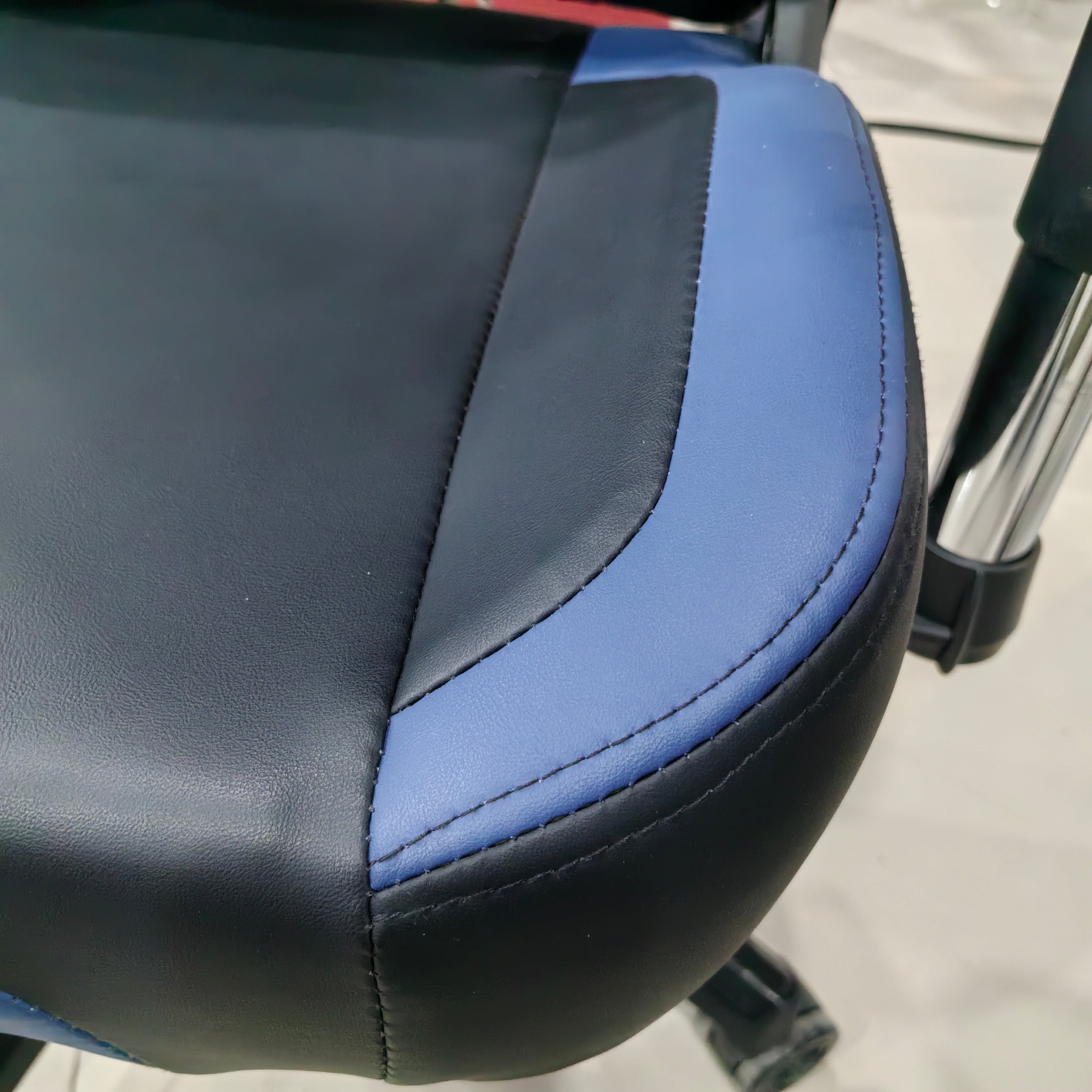 Gaming Chair Blue Adjustable Height (1 Chair) LKG009GCYN | LEUKHOME