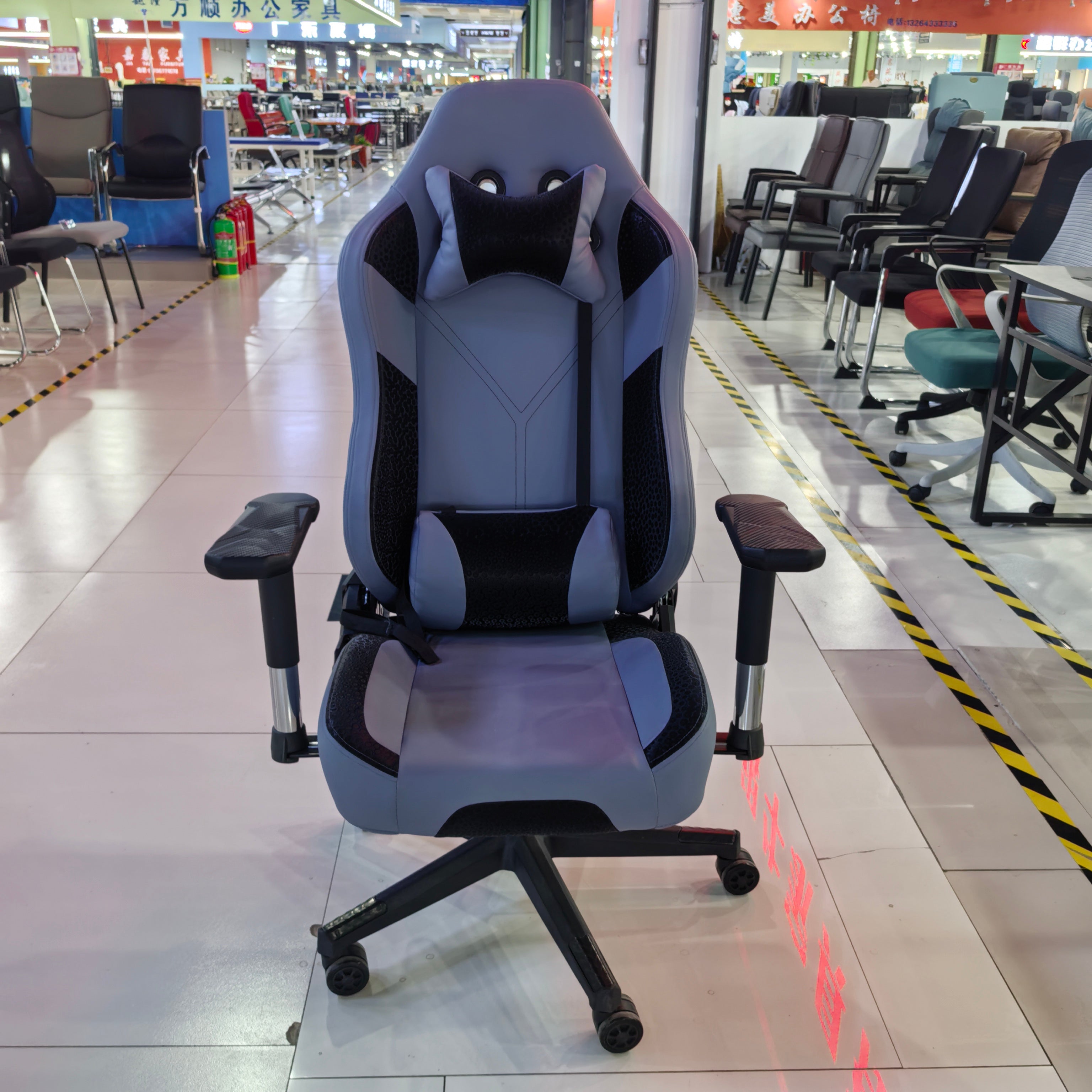 Gaming Chair Grey Adjustable Height (1 Chair) LKG010GCYN | LEUKHOME