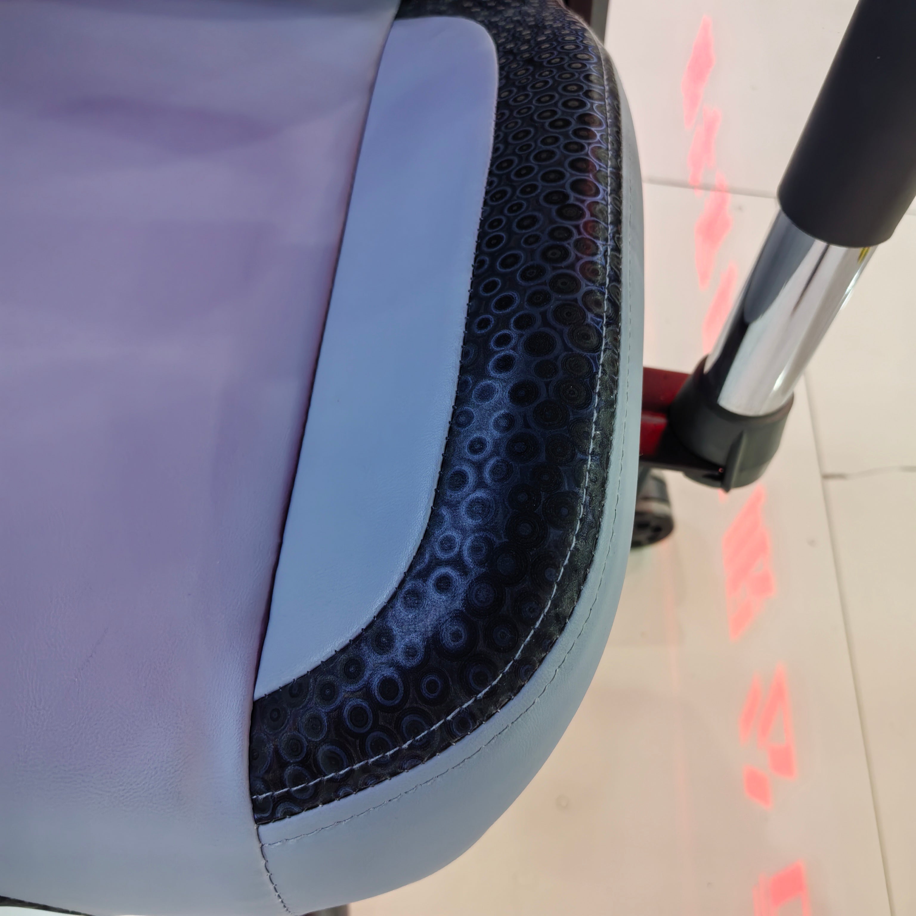 Gaming Chair Grey Adjustable Height (1 Chair) LKG010GCYN | LEUKHOME