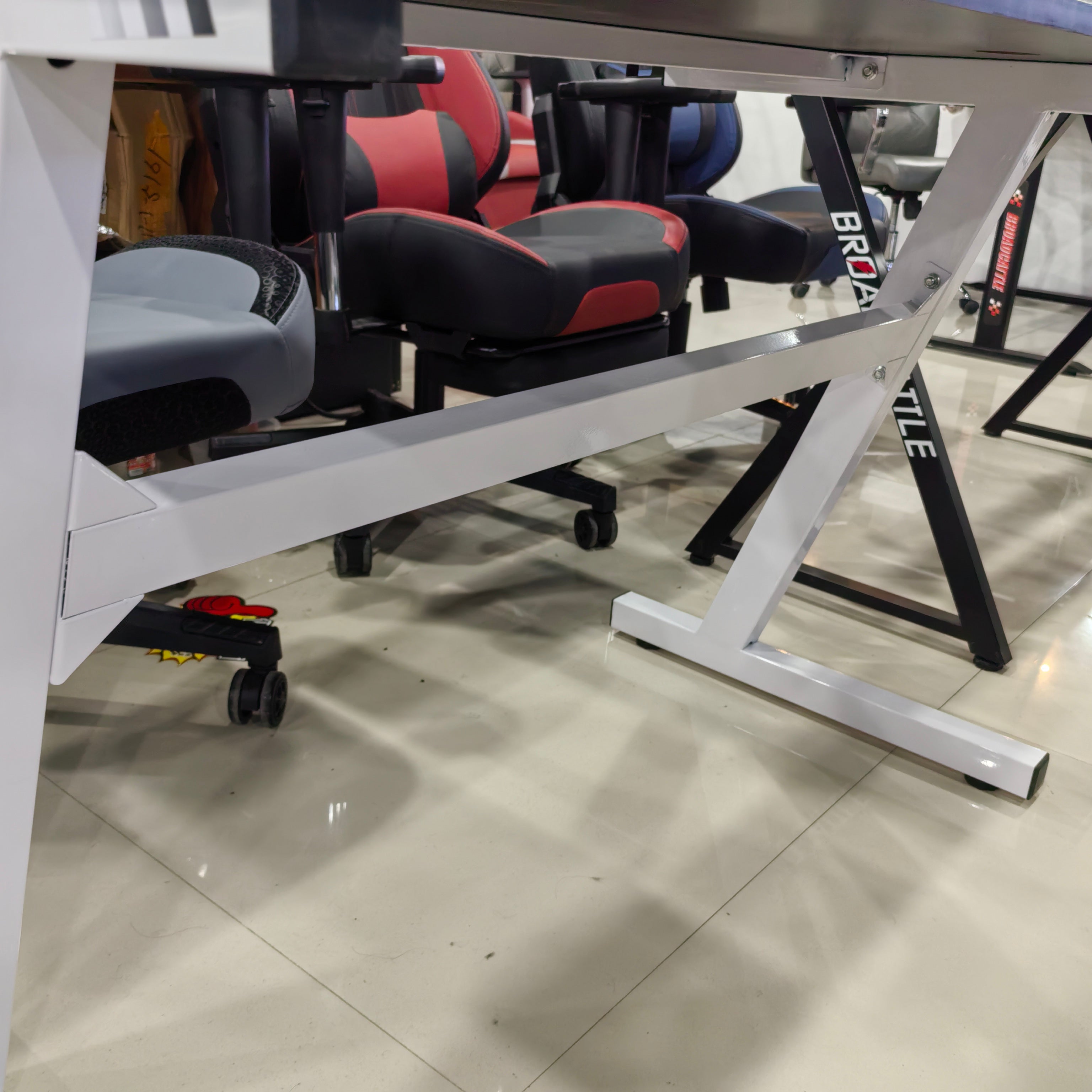 Gaming Table Carbon Fiber Texture Surface LKG030GTYN | LEUKHOME