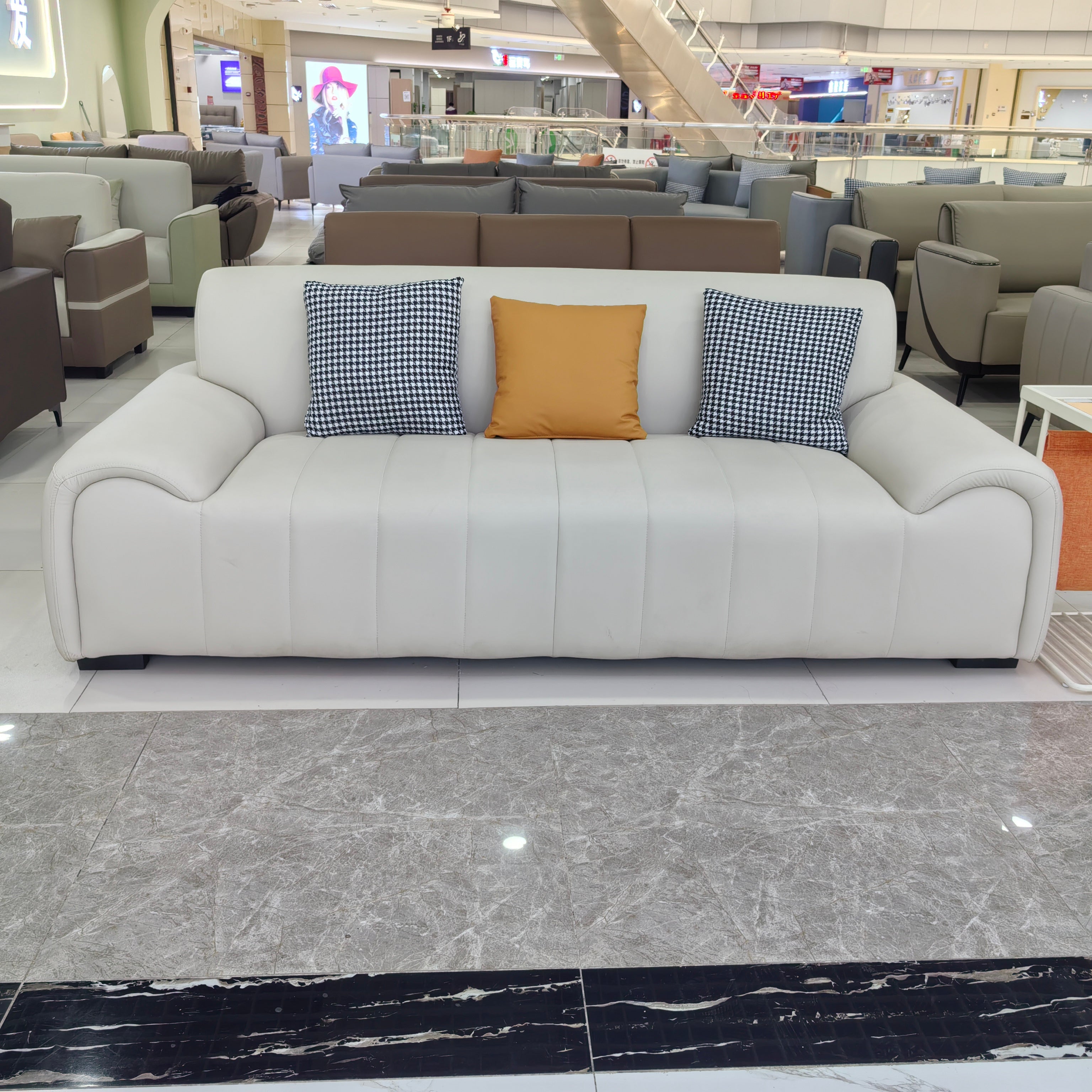 Sofa Scratch-resistant Leather LKL015SFPLL | LEUKHOME