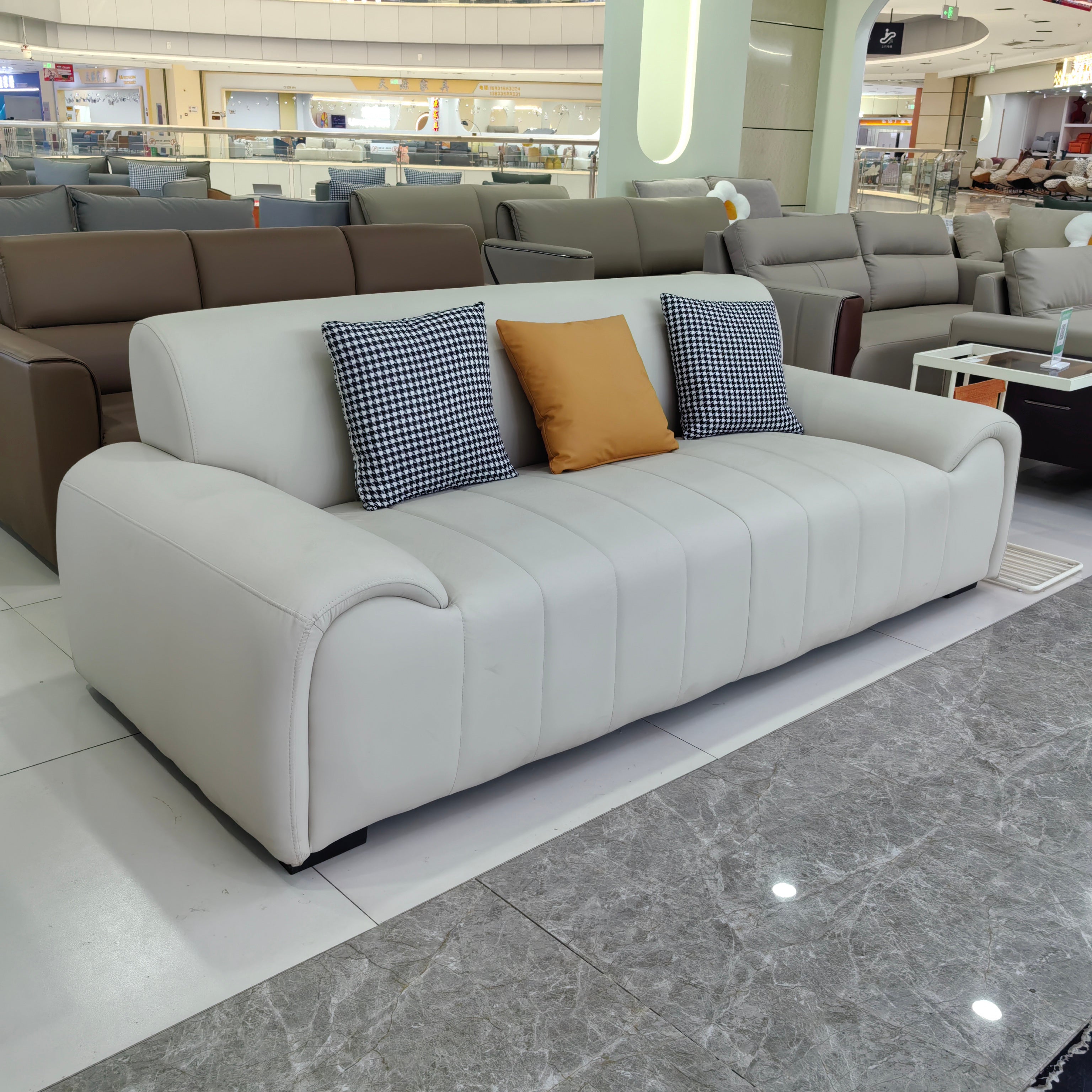 Sofa Scratch-resistant Leather LKL015SFPLL | LEUKHOME