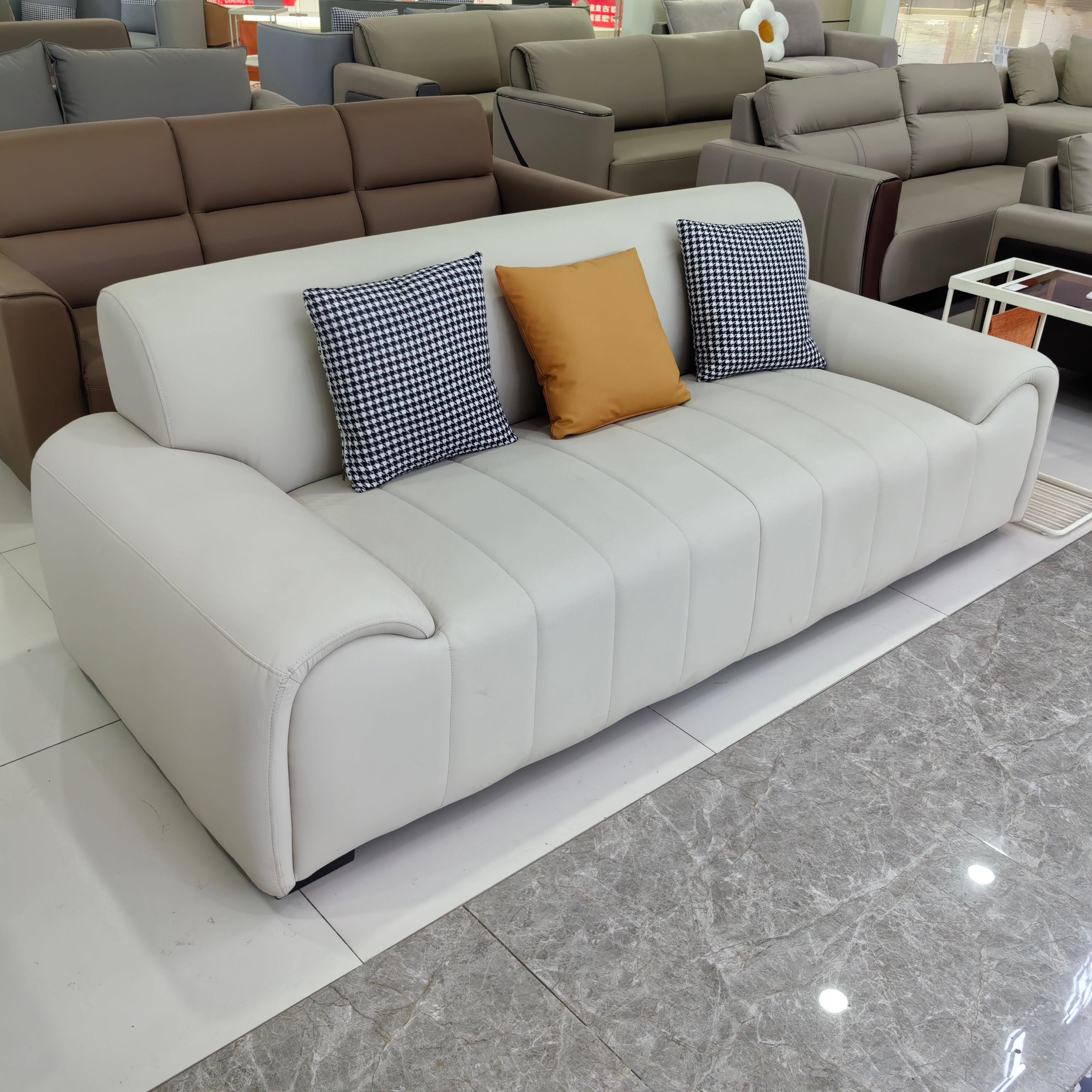 Sofa Scratch-resistant Leather LKL015SFPLL | LEUKHOME