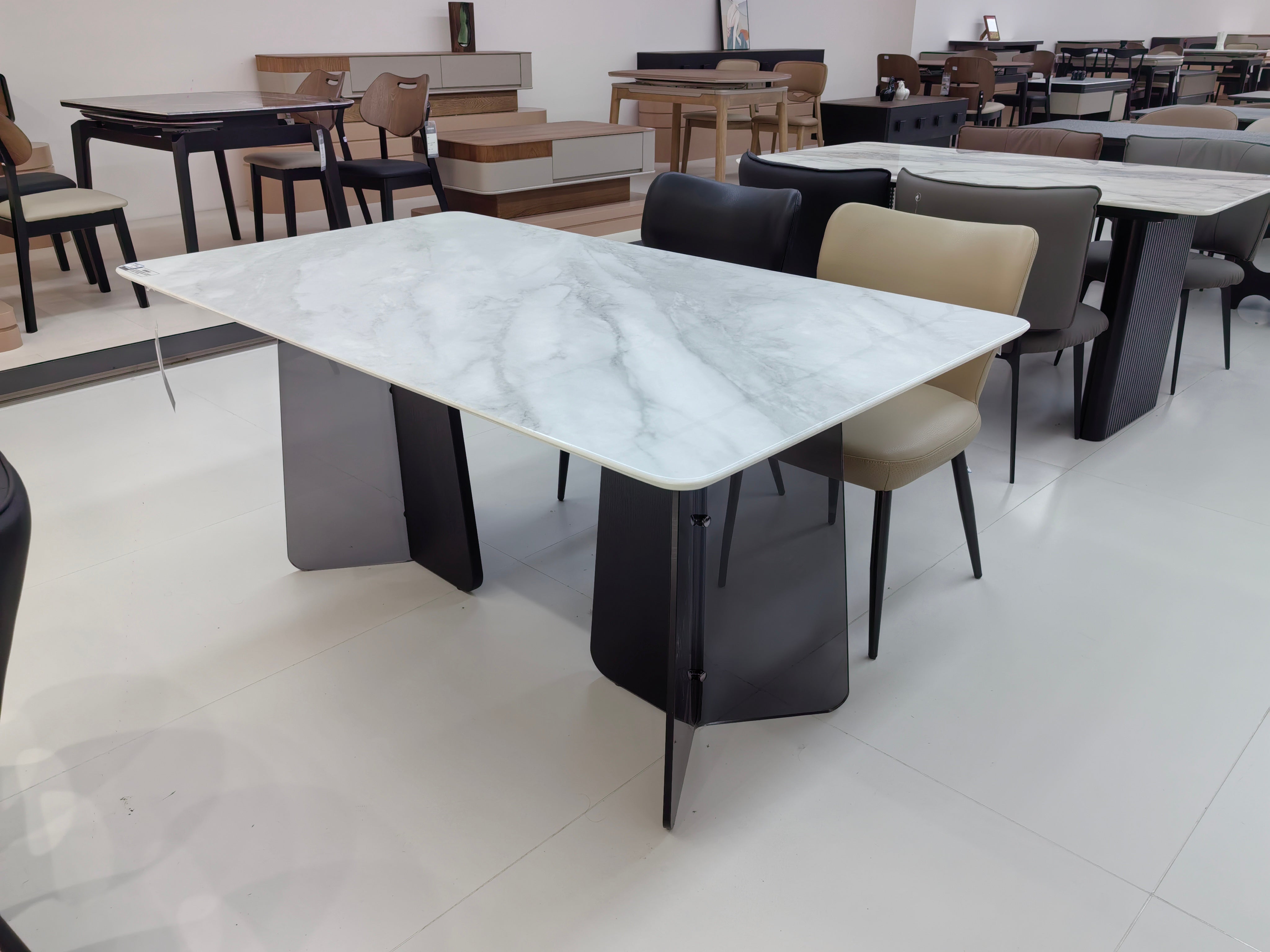 Dining Table Super Crystal Acrylic LKD078DTSSJ | LEUKHOME