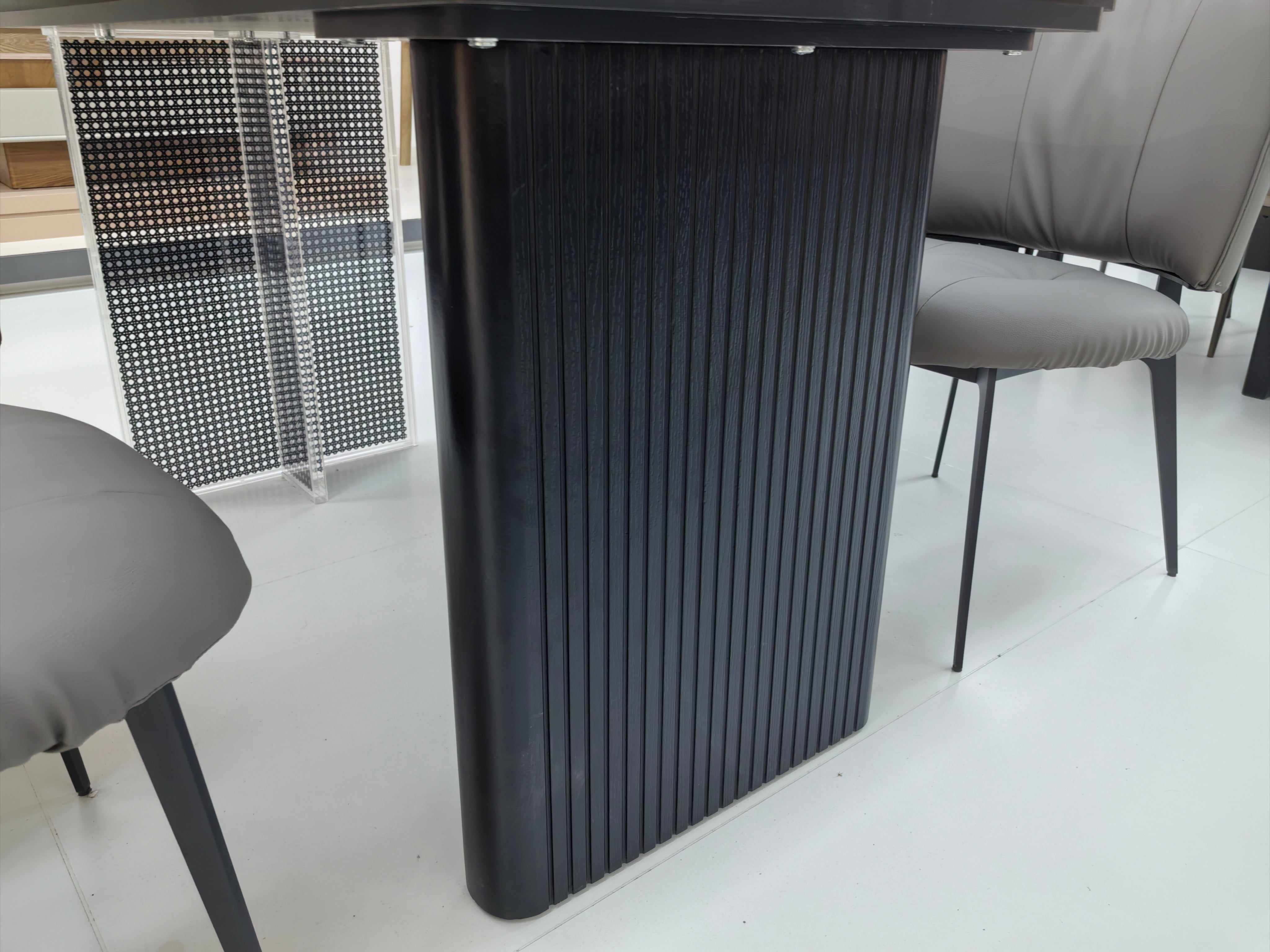 Dining Table Super Crystal Wood Veneer Acrylic LKD079DTSSJ | LEUKHOME