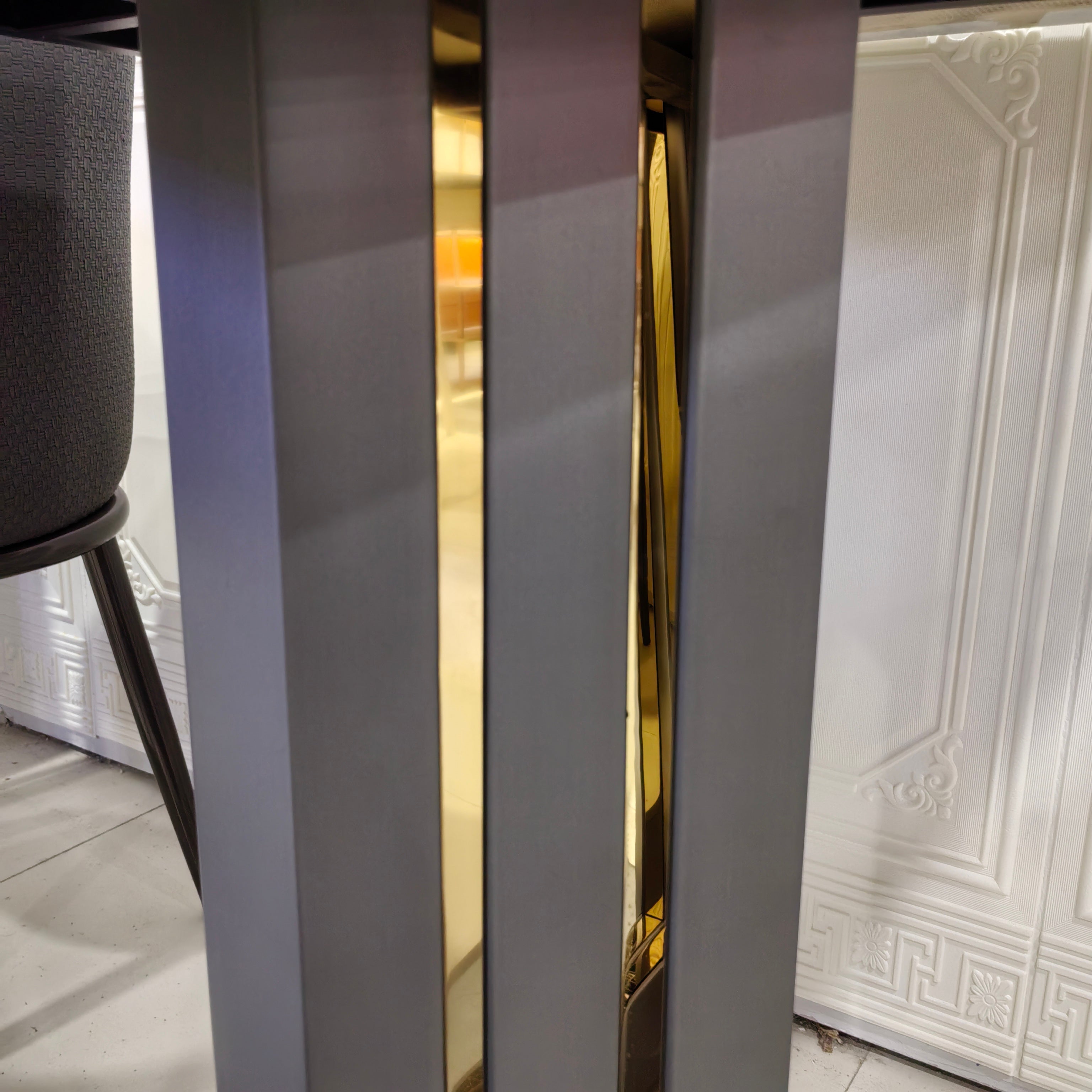 Dining Table Super Crystal Carbon Steel LKD104DTHX | LEUKHOME