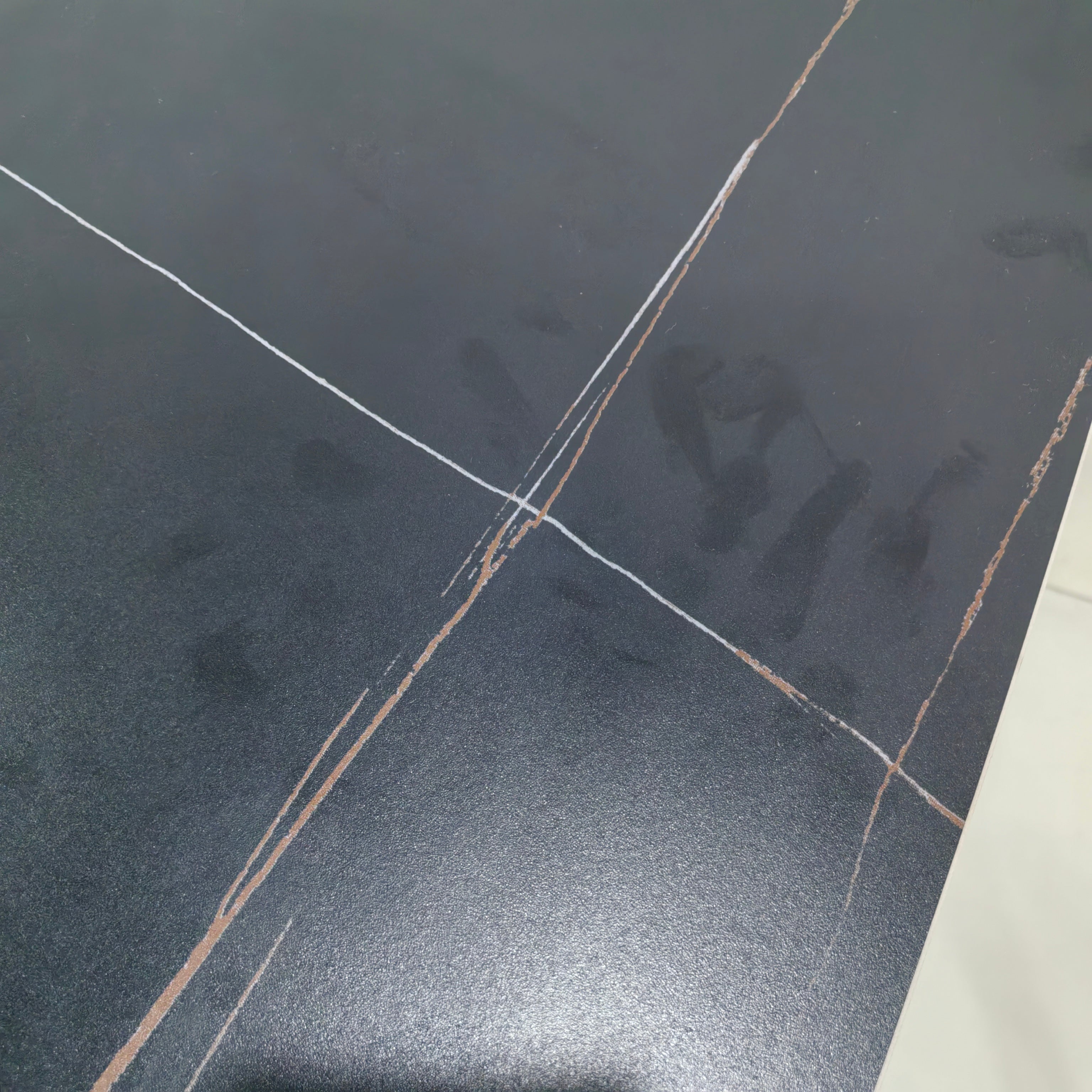 Dining Table Super Crystal Carbon Steel LKD107DTHX | LEUKHOME