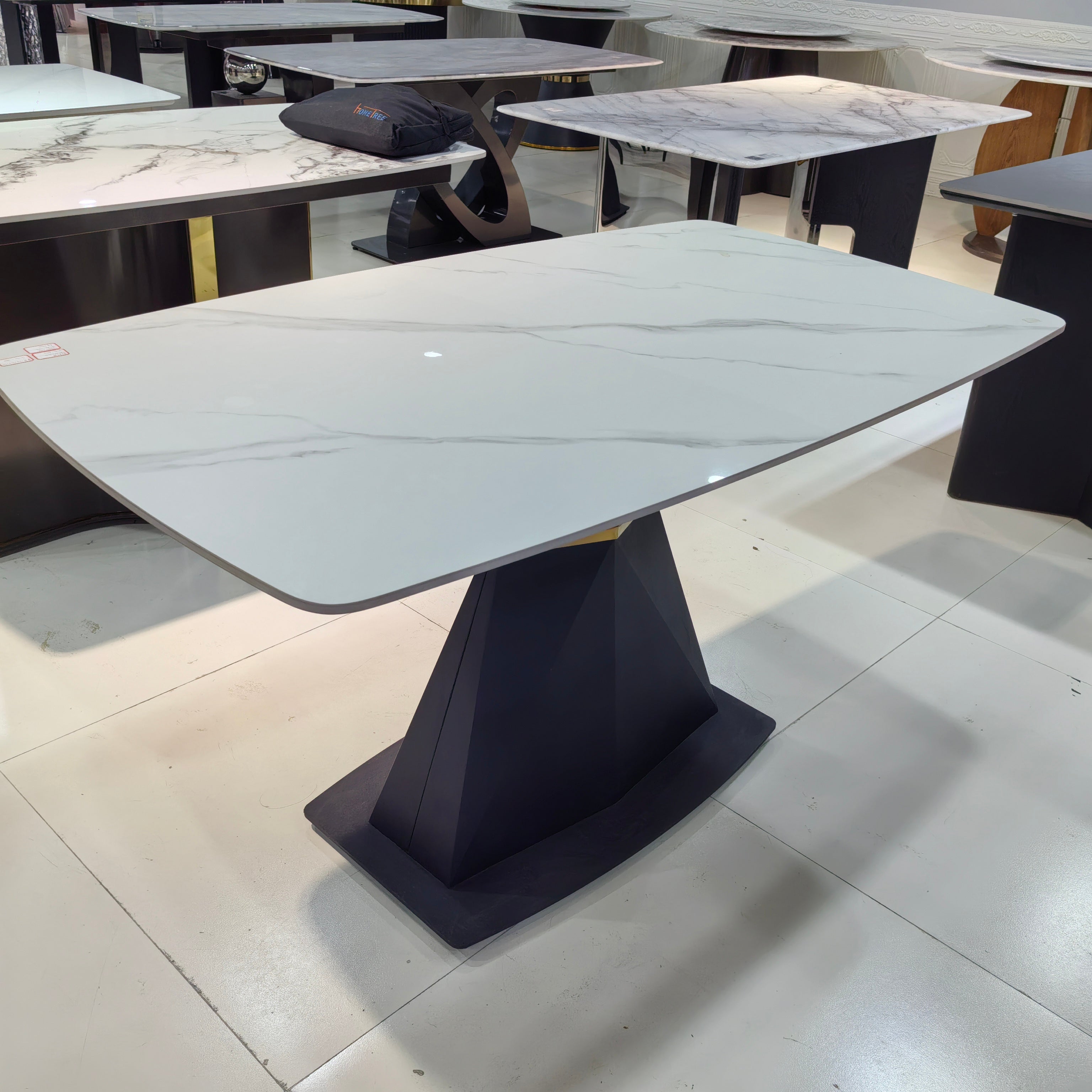 Dining Table Sintered Stone Carbon Steel LKD116DTHX | LEUKHOME