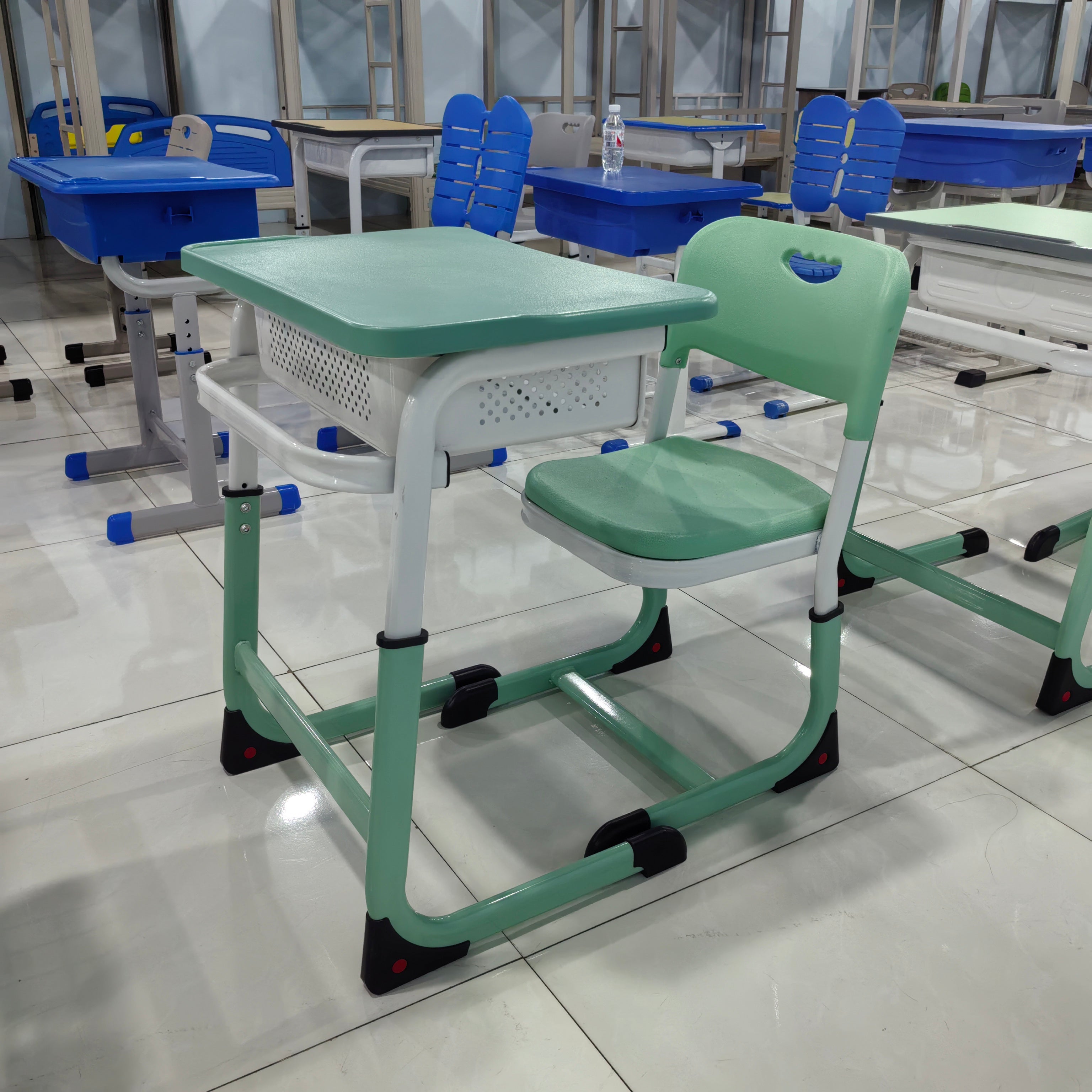 Single Desk and Chair, 2 Sets (2 Tables+2 Chairs) LKS205DKTSL | LEUKHOME