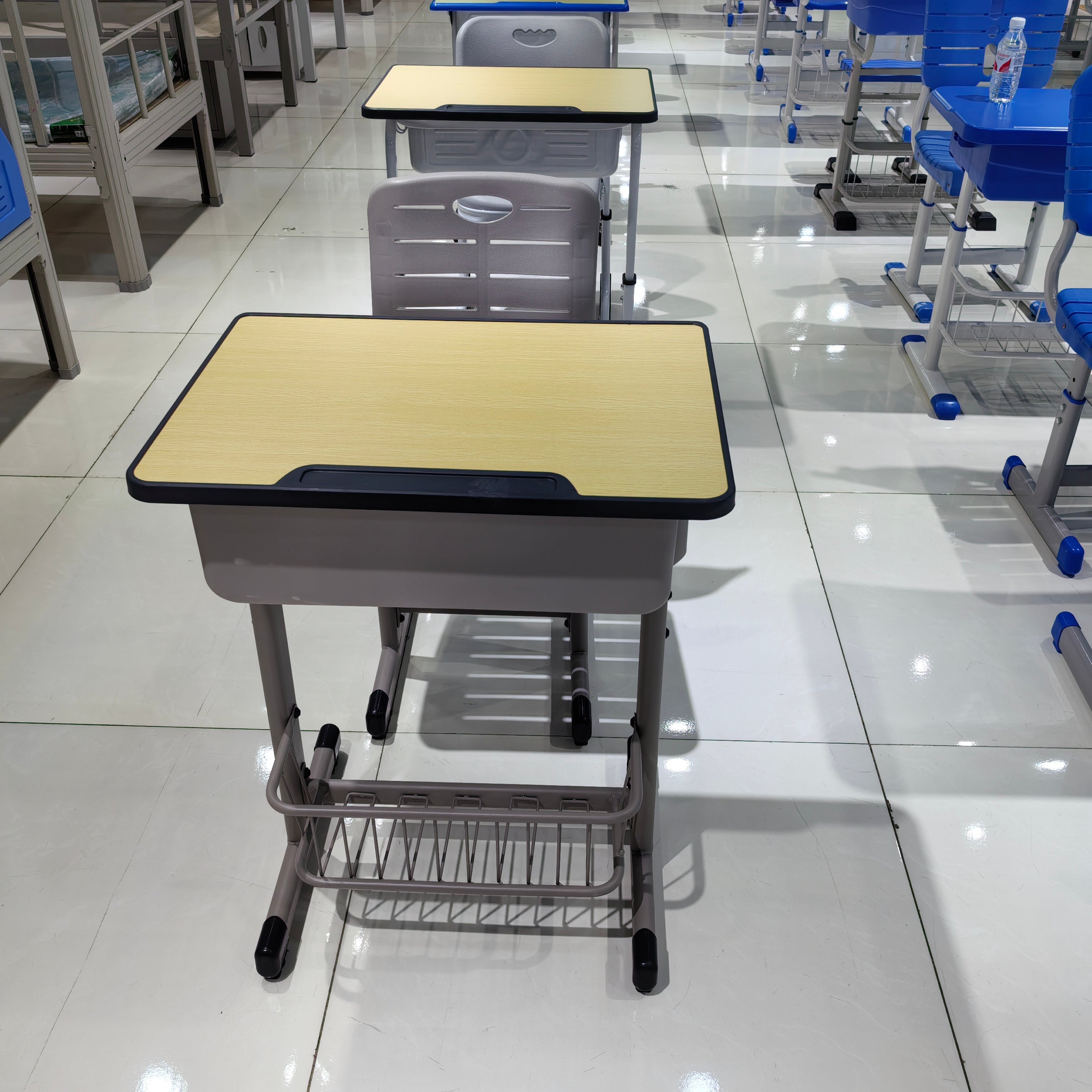 Single Desk and Chair, 1 Set (1 Table+1 Chair) LKS302DKTSL | LEUKHOME