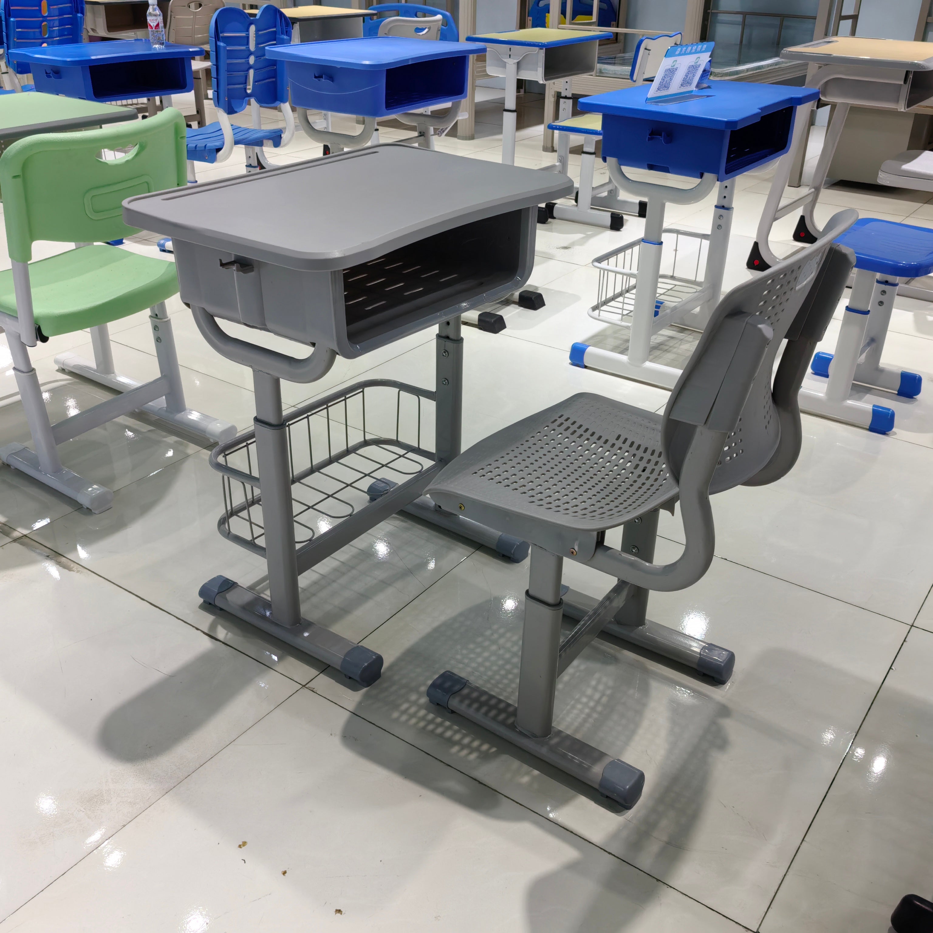 Single Desk and Chair, 1 Set (1 Table+1 Chair) LKS303DKTSL | LEUKHOME