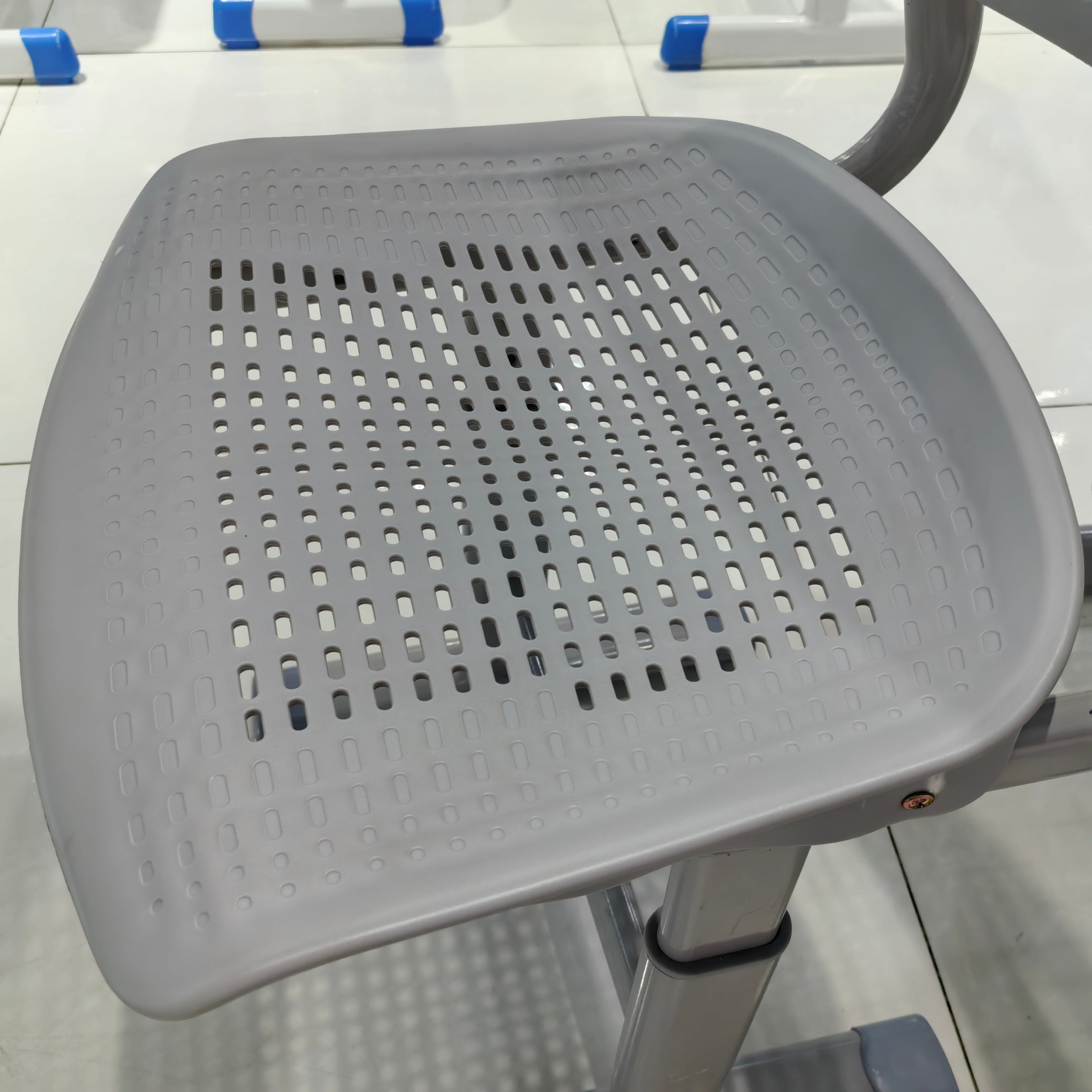 Single Desk and Chair, 1 Set (1 Table+1 Chair) LKS303DKTSL | LEUKHOME