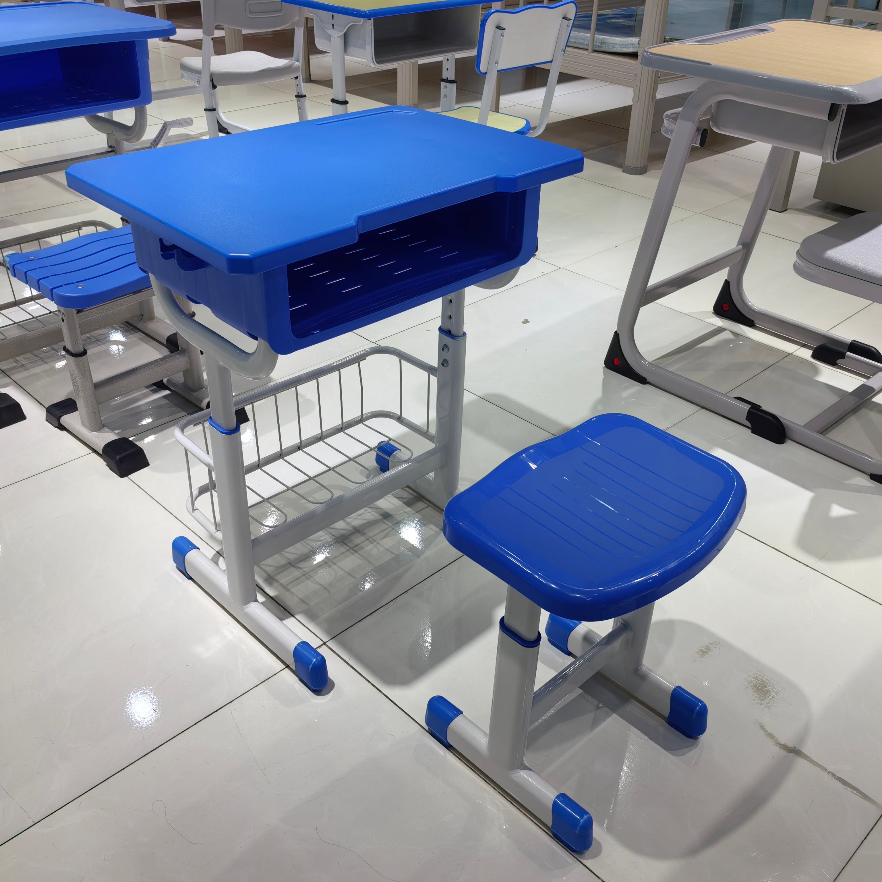 Single Desk and Chair, 1 Set (1 Table+1 Chair) LKS307DKTSL | LEUKHOME