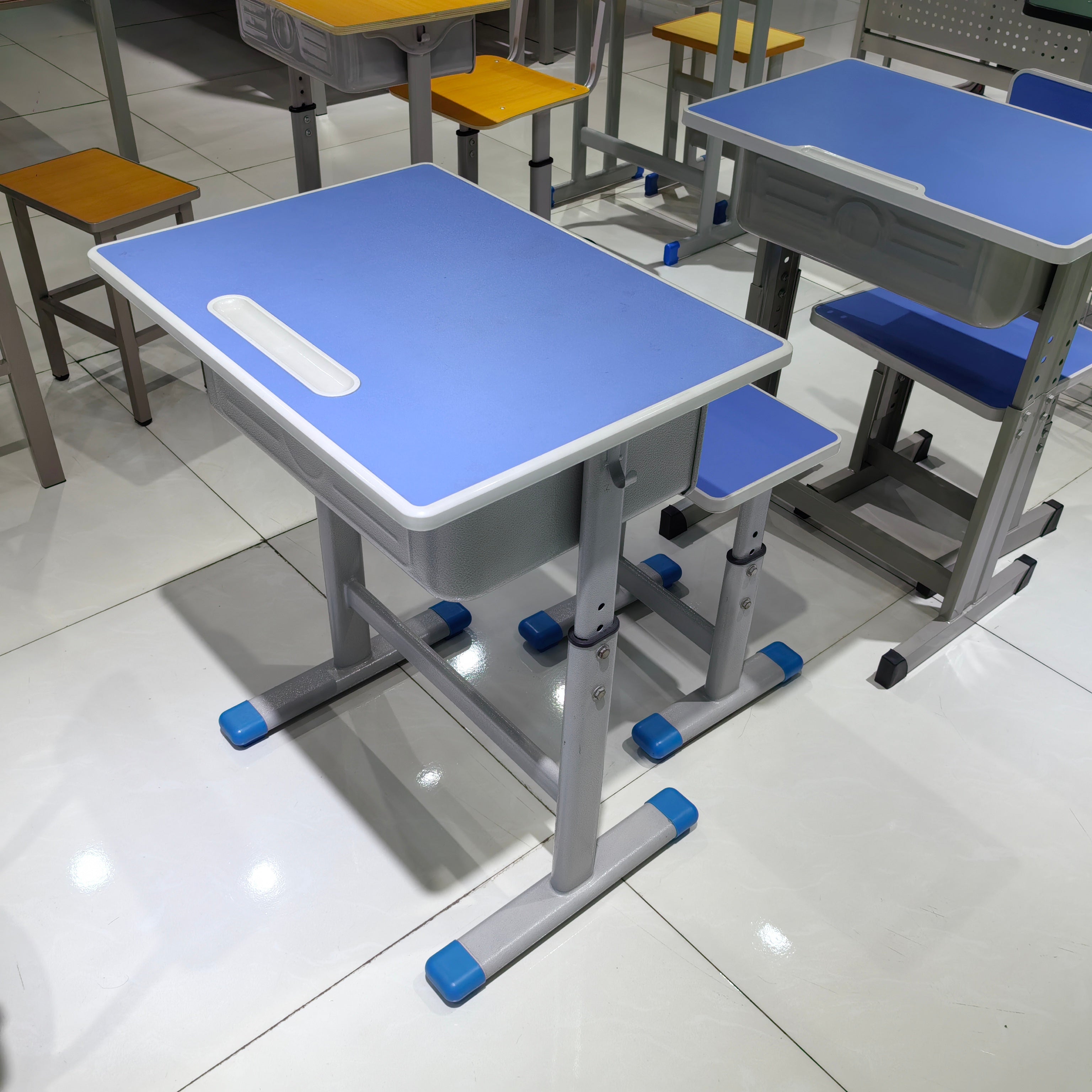 Single Desk and Chair, 2 Sets (2 Tables+2 Chairs) LKS309DKTSL | LEUKHOME