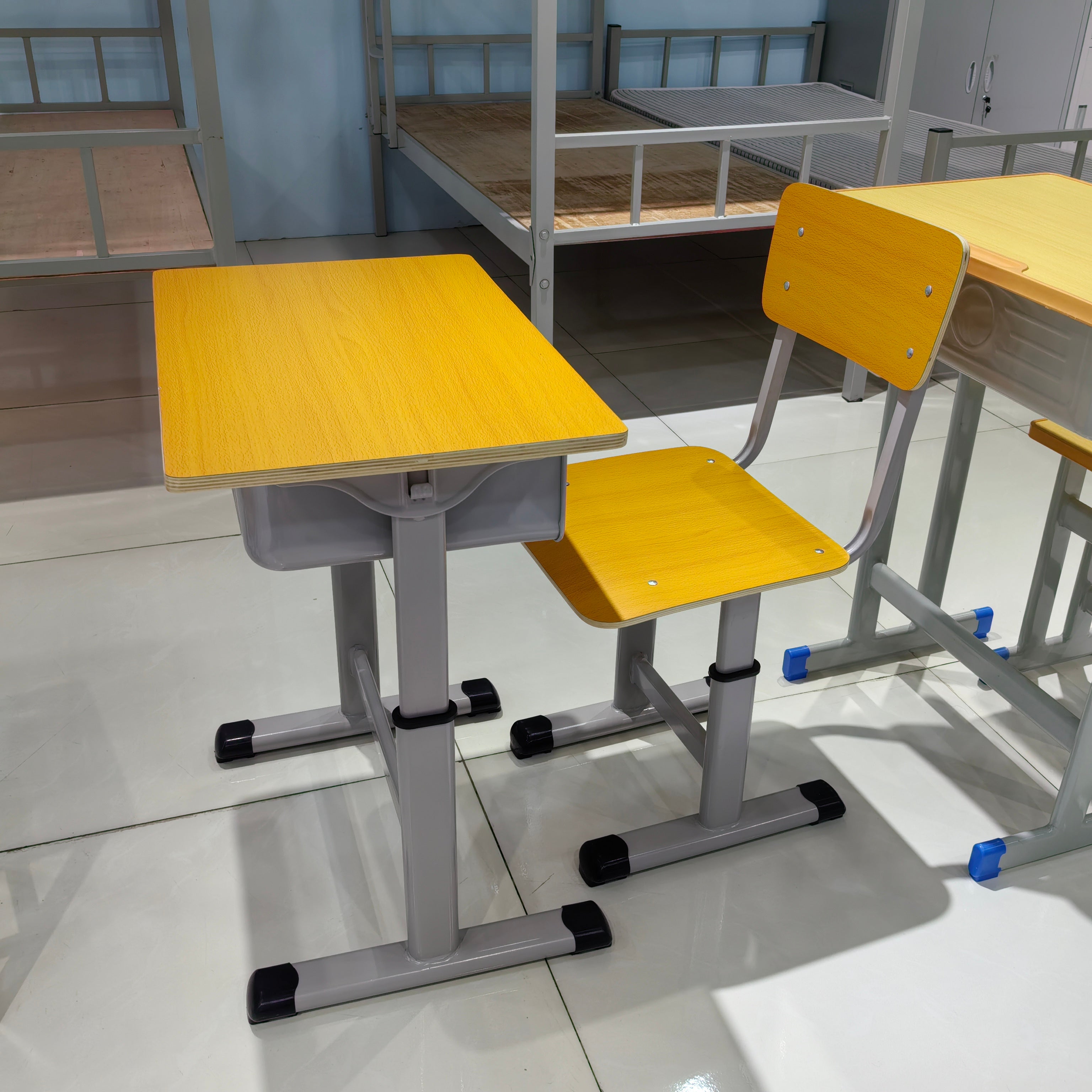 Single Desk and Chair, 2 Sets (2 Tables+2 Chairs) LKS310DKTSL | LEUKHOME