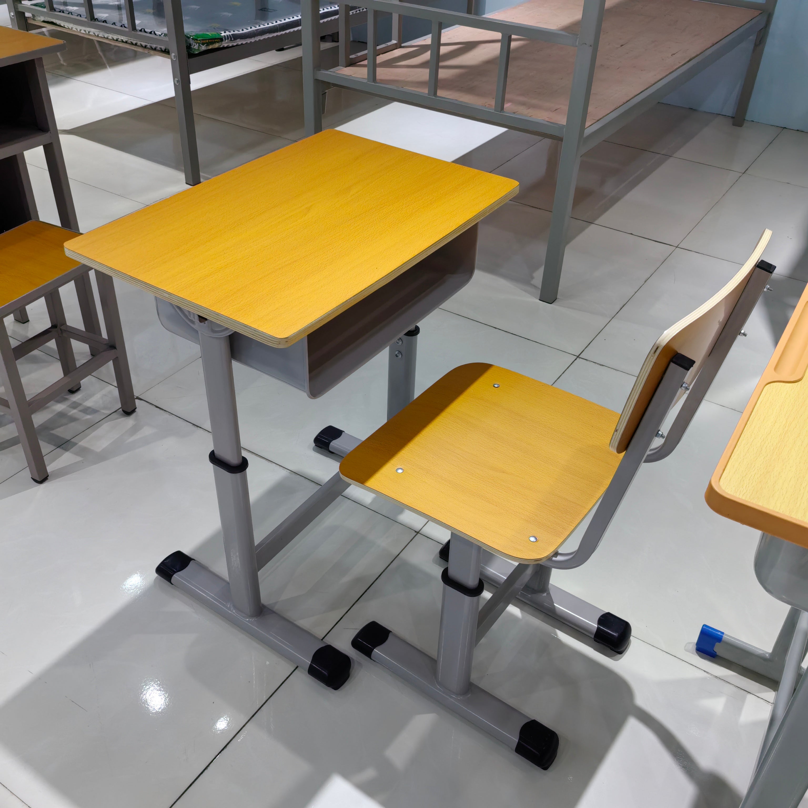Single Desk and Chair, 2 Sets (2 Tables+2 Chairs) LKS310DKTSL | LEUKHOME
