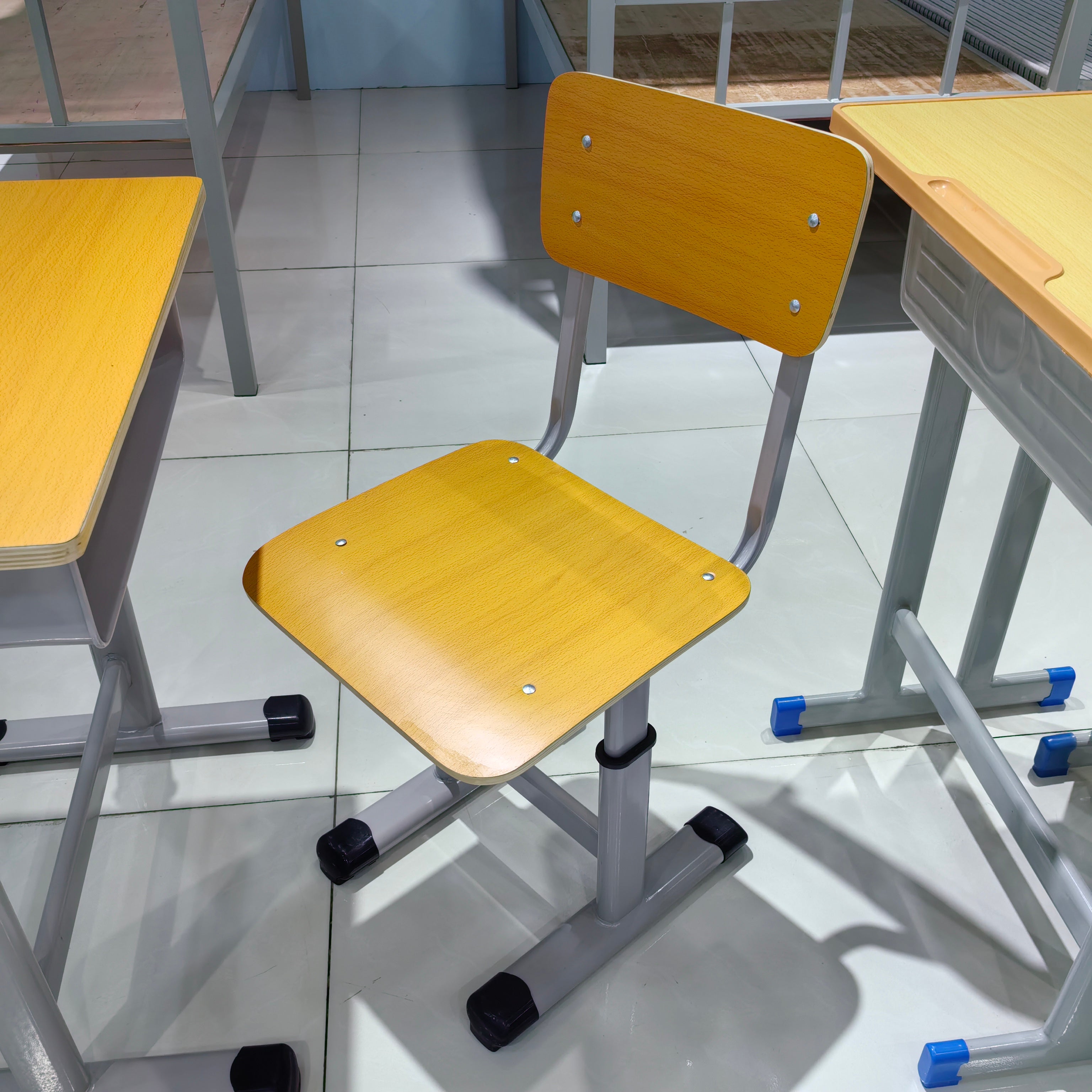 Single Desk and Chair, 2 Sets (2 Tables+2 Chairs) LKS310DKTSL | LEUKHOME