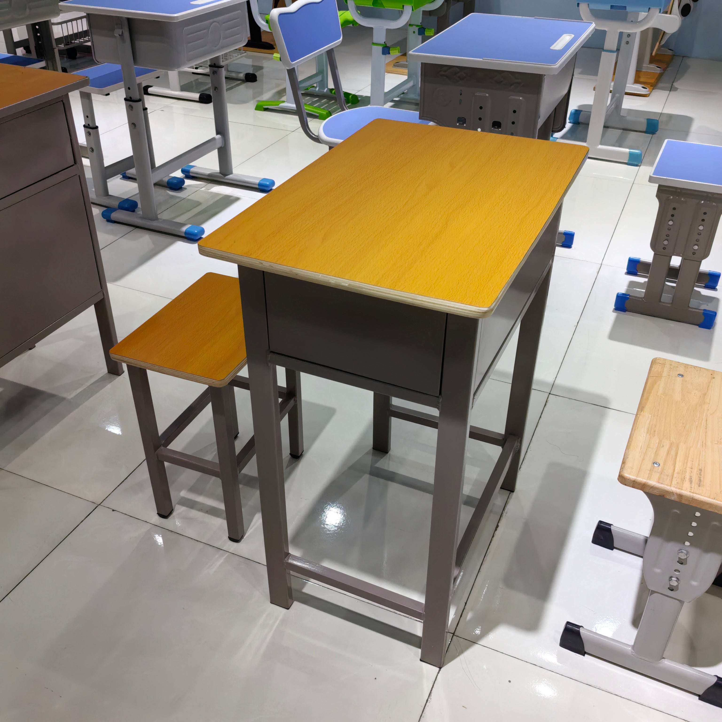 Single Desk and Chair, 1 Set (1 Table+1 Chair) LKS802DKTSL | LEUKHOME