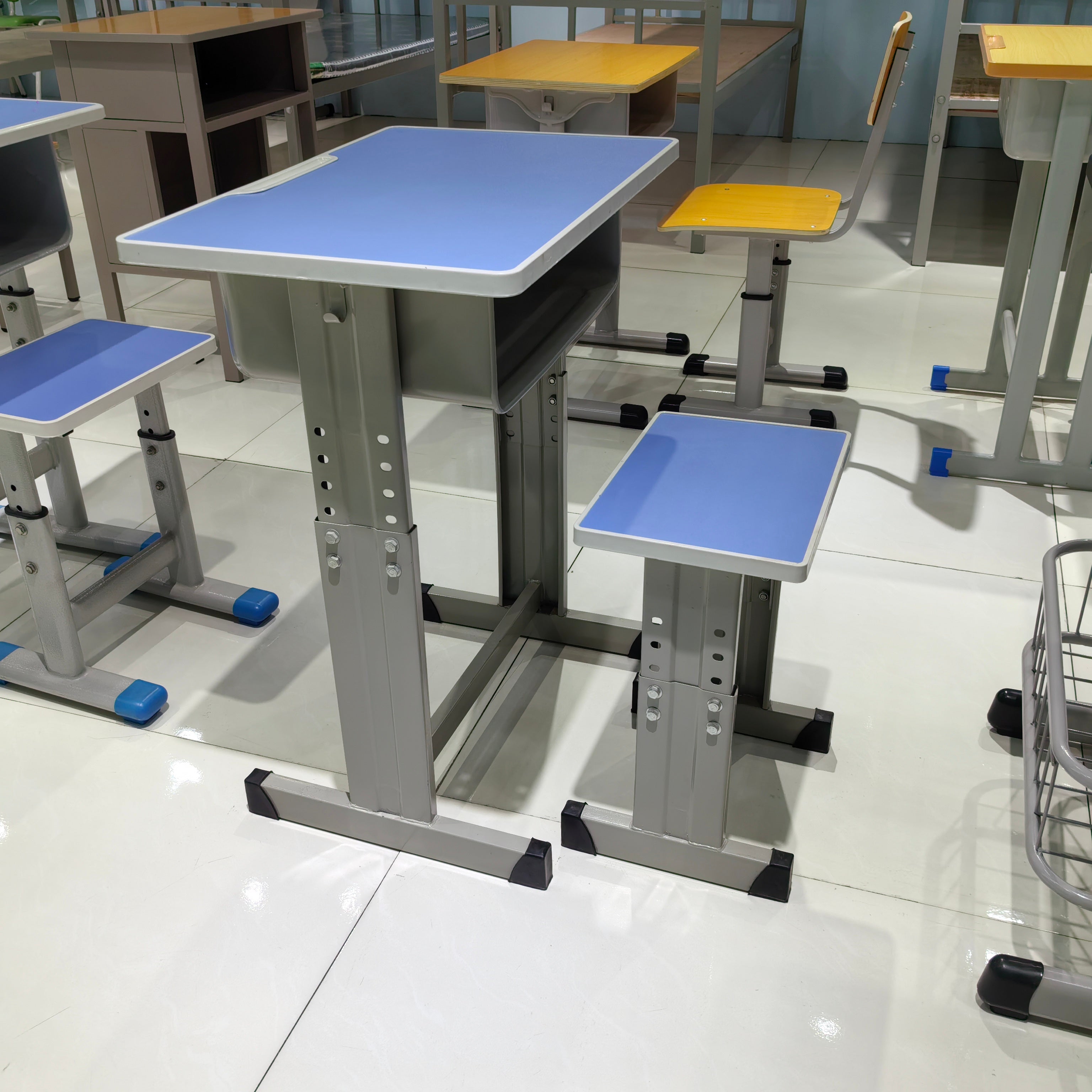 Single Desk and Chair, 2 Sets (2 Tables+2 Chairs) LKS901DKTSL | LEUKHOME