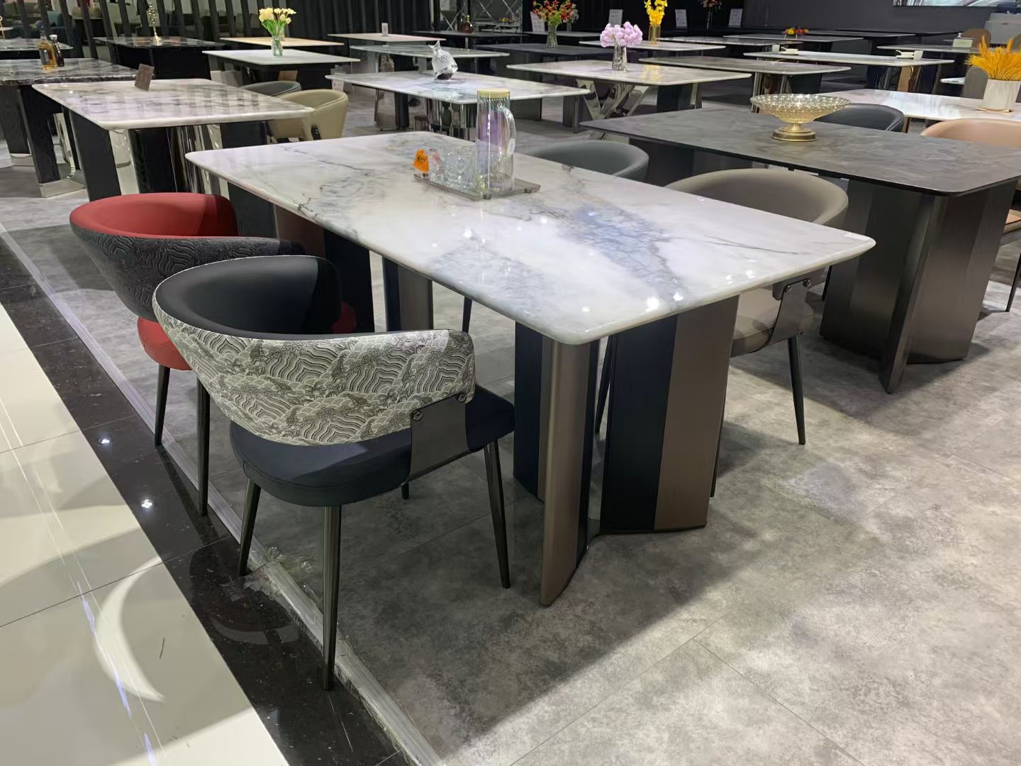 Dining Table Super Crystal Stainless Steel LKD067DTYX | LEUKHOME