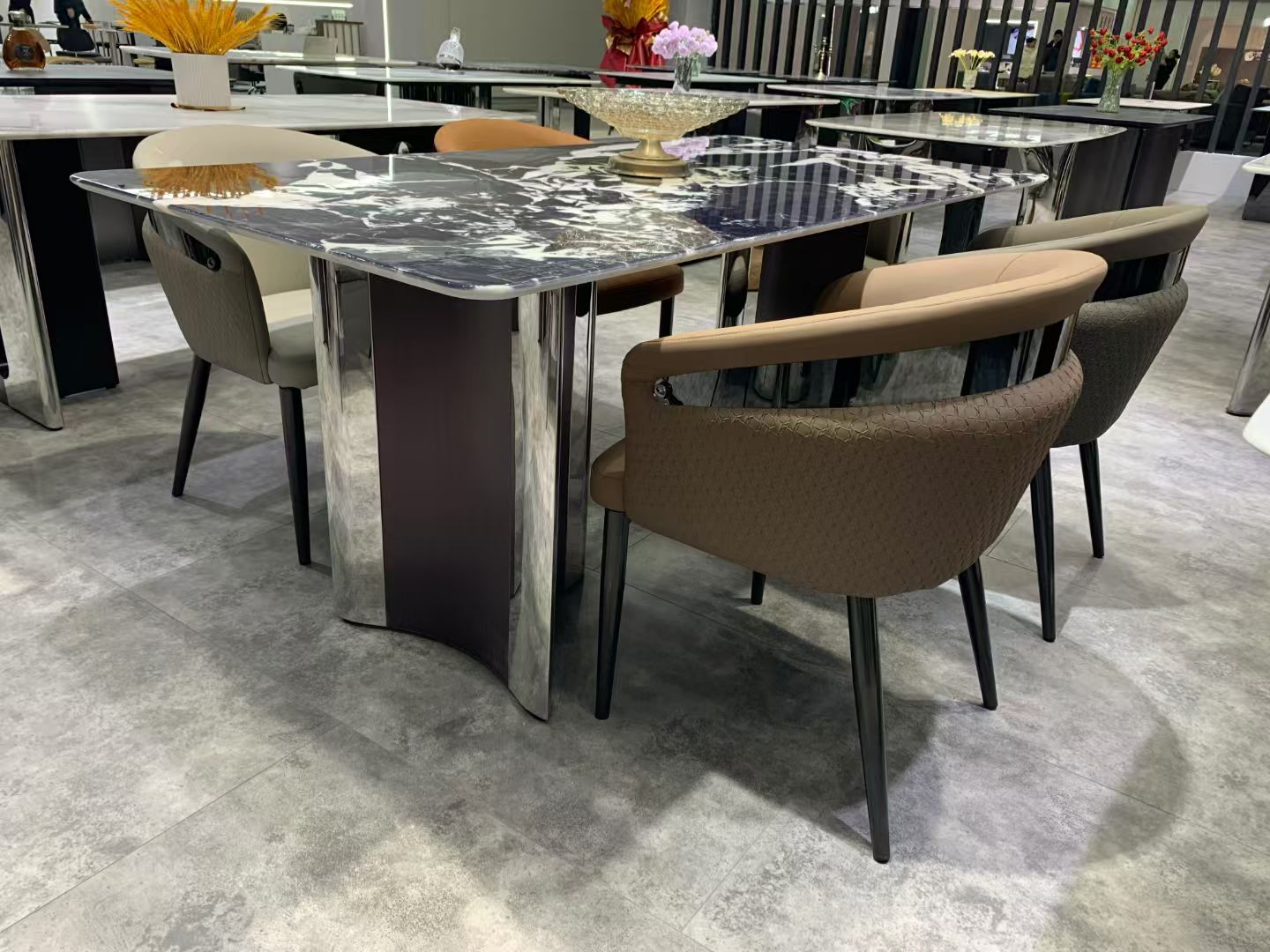 Обеденный стол из суперкристальной нержавеющей стали LKD059DTYX | LEUKHOME