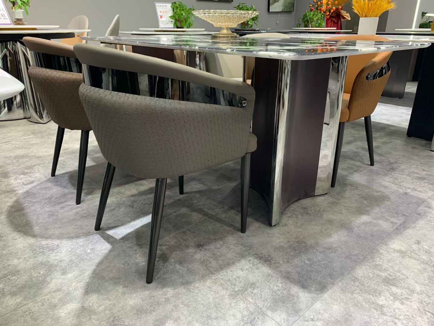 Обеденный стол из суперкристальной нержавеющей стали LKD059DTYX | LEUKHOME