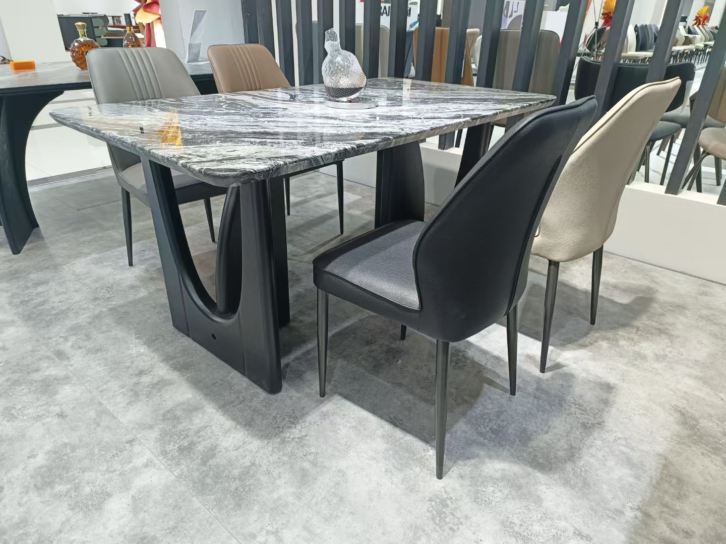 Dining Table Super Crystal Wood LKD072DTYX | LEUKHOME