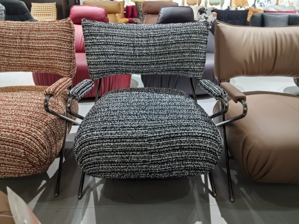 Retro Armchair with Unique Structure | LEUKHOME