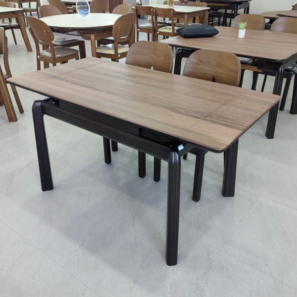 Expandable Dining Table for Multi - person Use | LEUKHOME