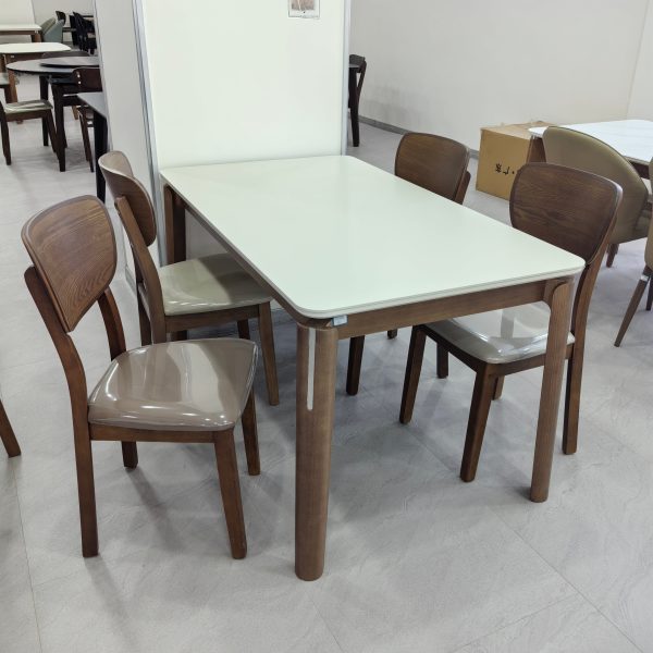 Sturdy Dining Table Scratch - Resistant Surface | LEUKHOME