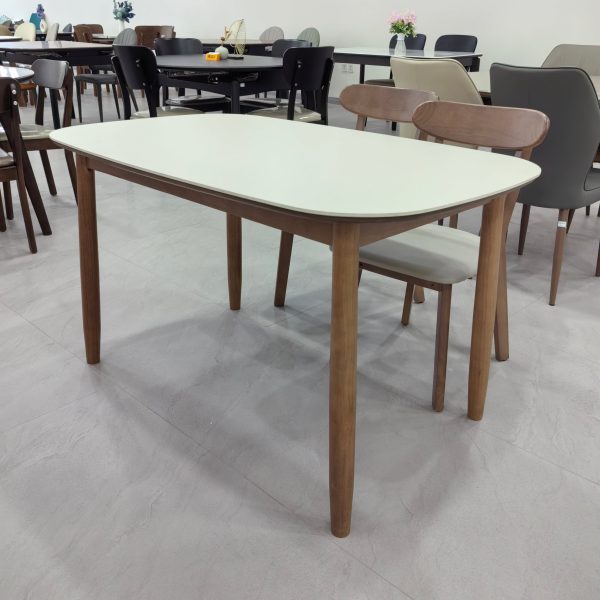 Light - colored Dining Table Elliptical Design | LEUKHOME