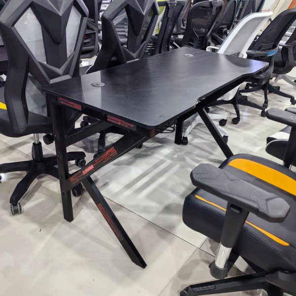 Gaming Table LKG025GTYN | LEUKHOME